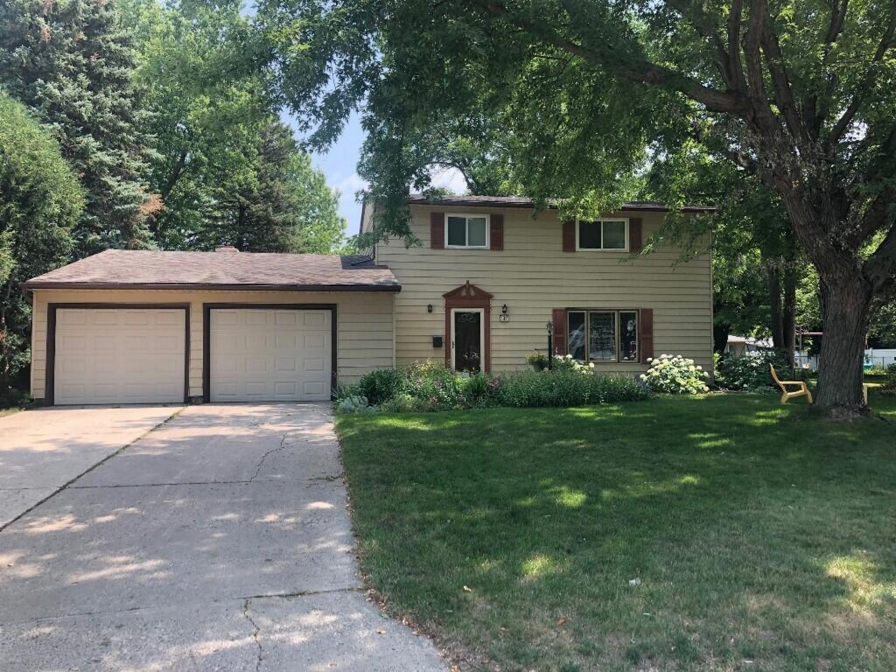 345 Eastern Avenue S, Brookings, SD 57006