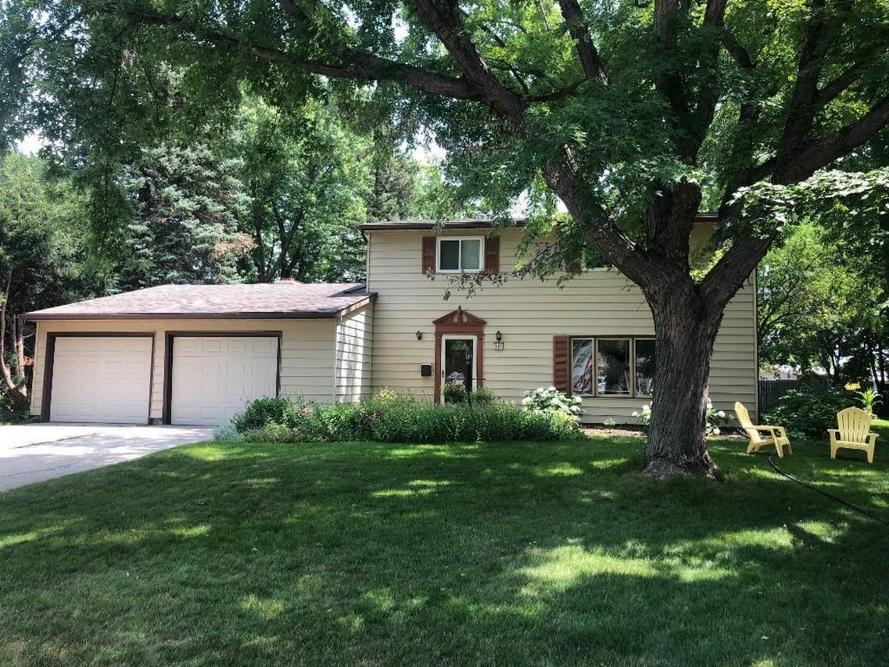 345 Eastern Avenue S, Brookings, SD 57006