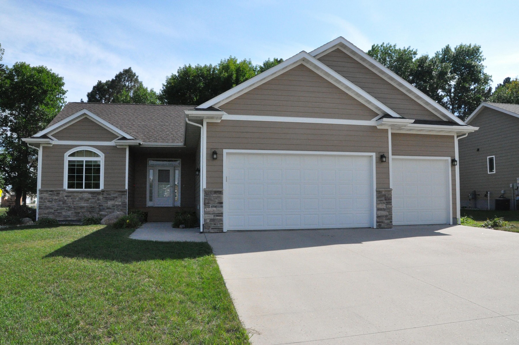 1928 Overlook Ridge Road, Brookings, SD 57006