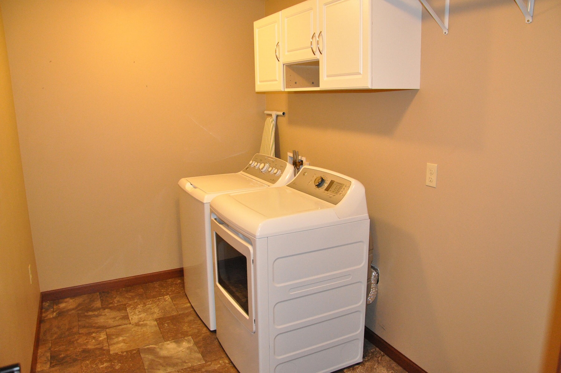 1928 Overlook Ridge Road, Brookings, SD 57006