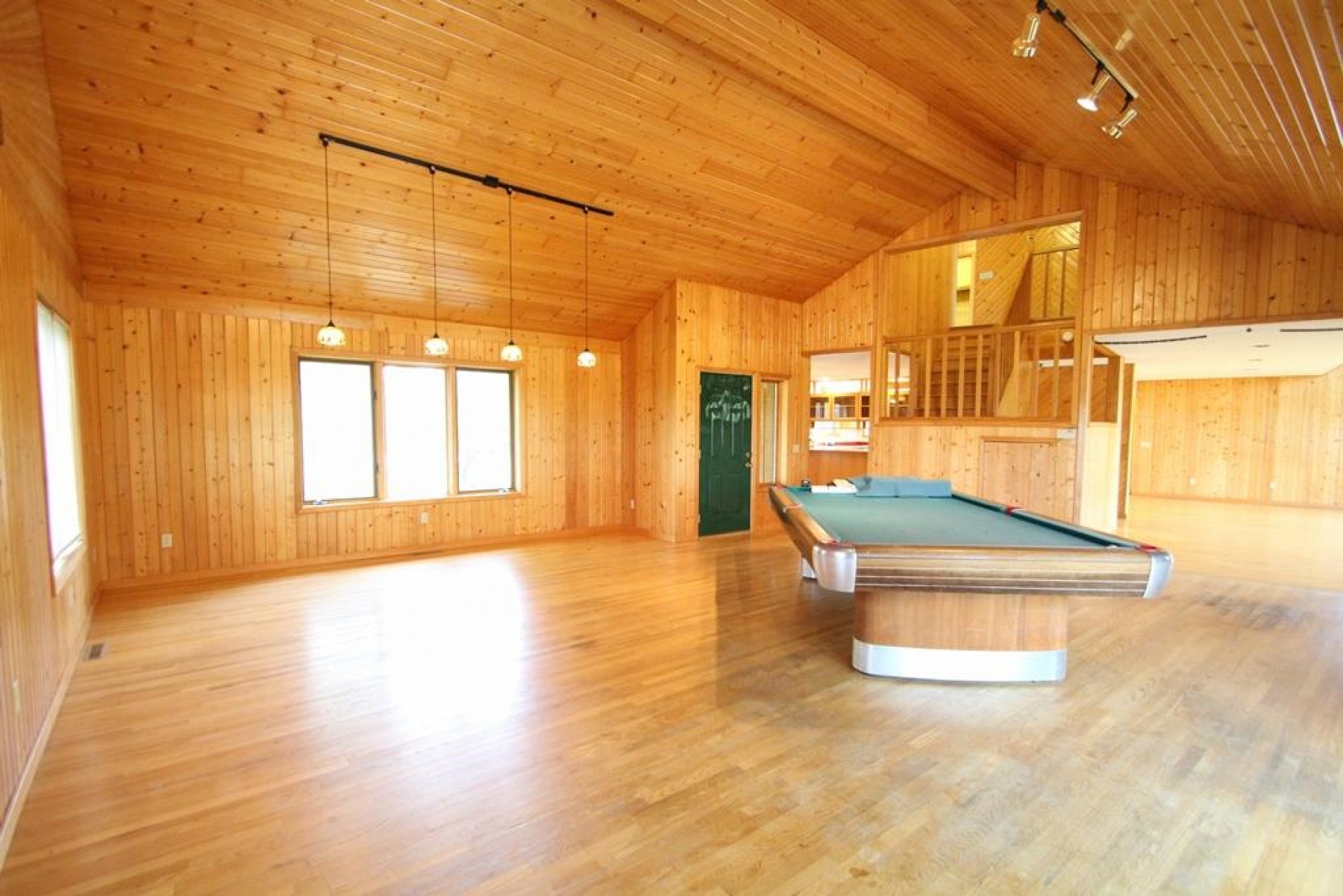 705 Farmer Avenue, Howard, SD 57349