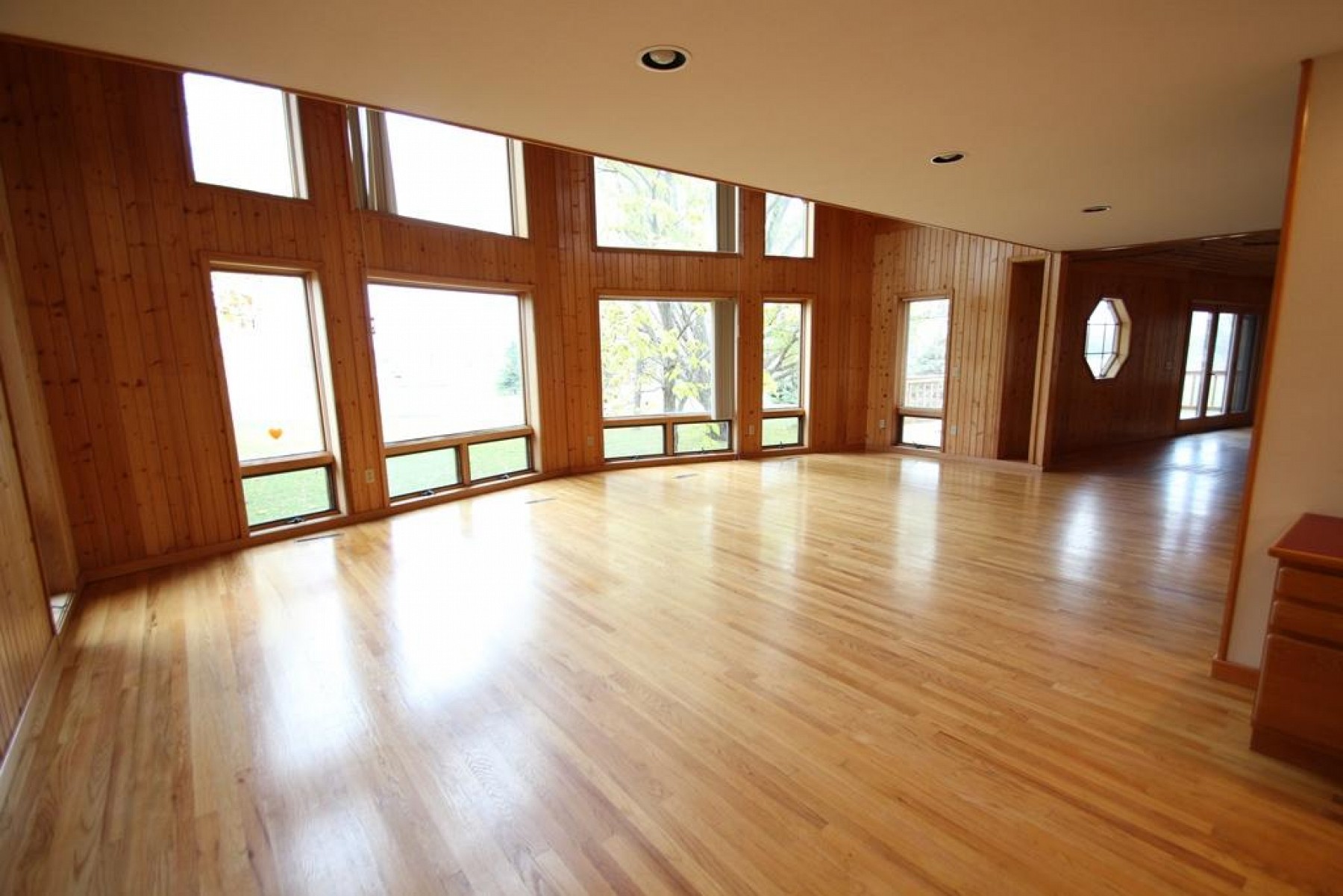 705 Farmer Avenue, Howard, SD 57349