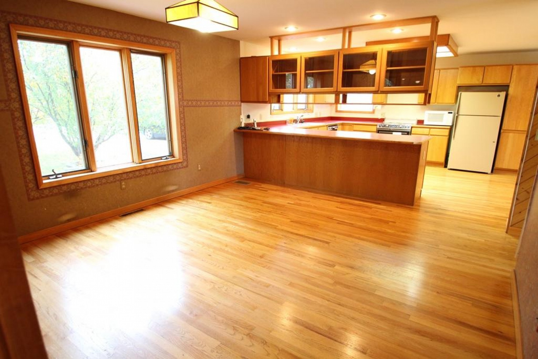 705 Farmer Avenue, Howard, SD 57349