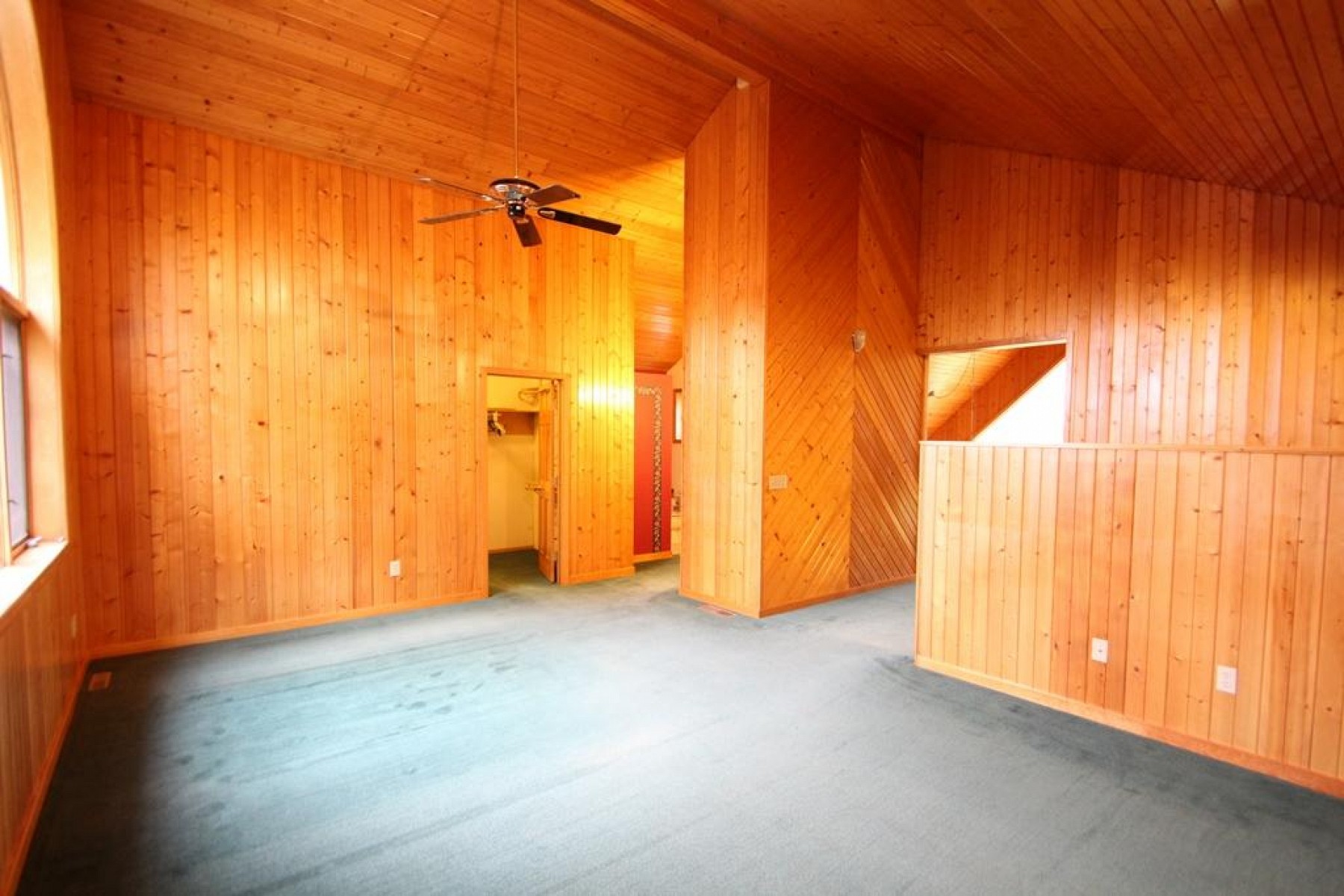 705 Farmer Avenue, Howard, SD 57349