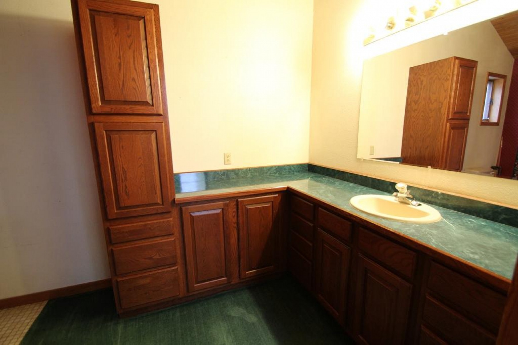 705 Farmer Avenue, Howard, SD 57349