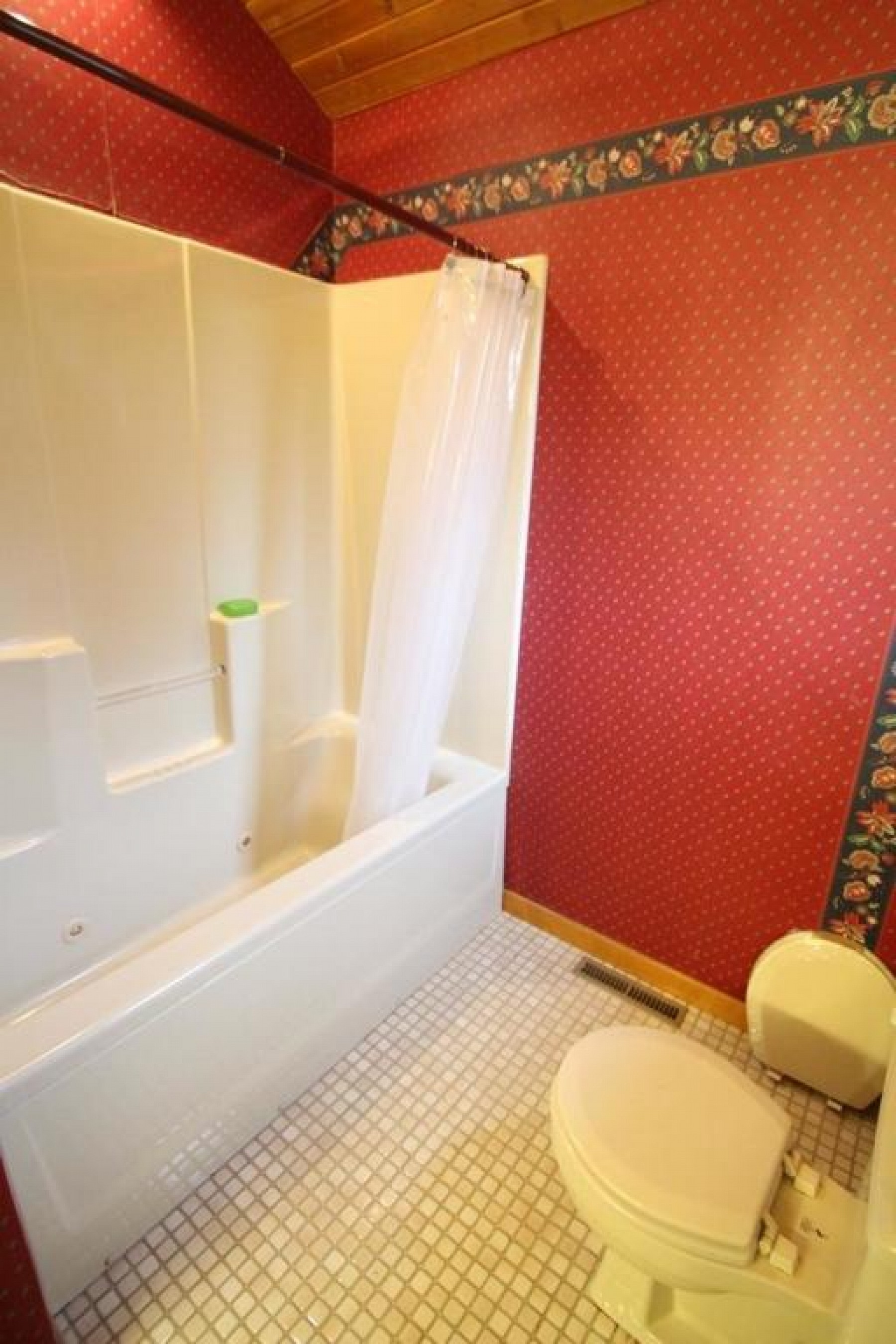 705 Farmer Avenue, Howard, SD 57349