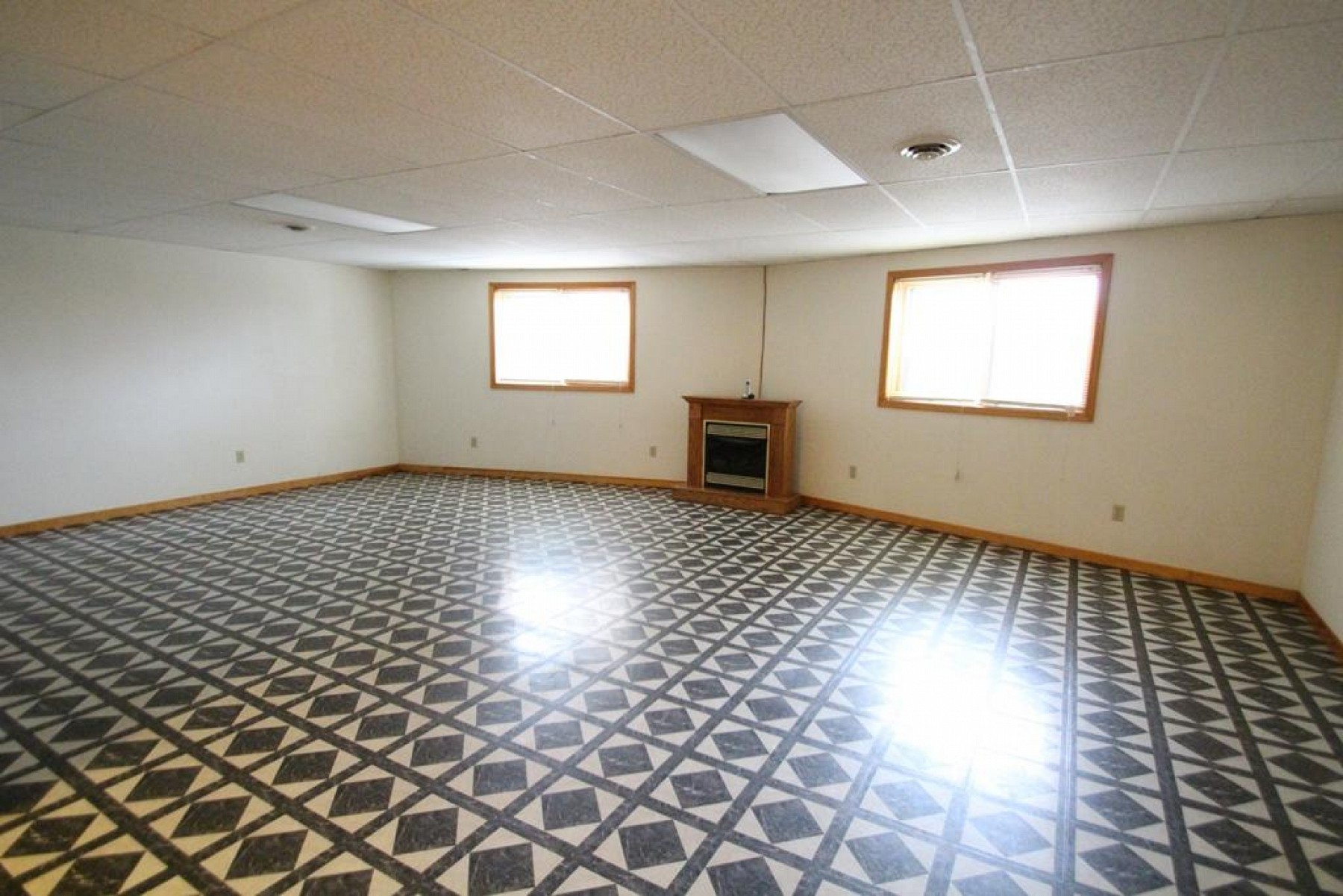 705 Farmer Avenue, Howard, SD 57349