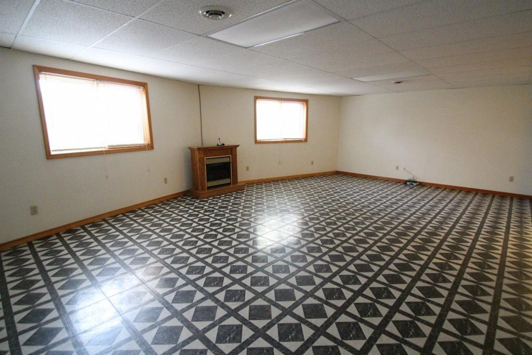 705 Farmer Avenue, Howard, SD 57349