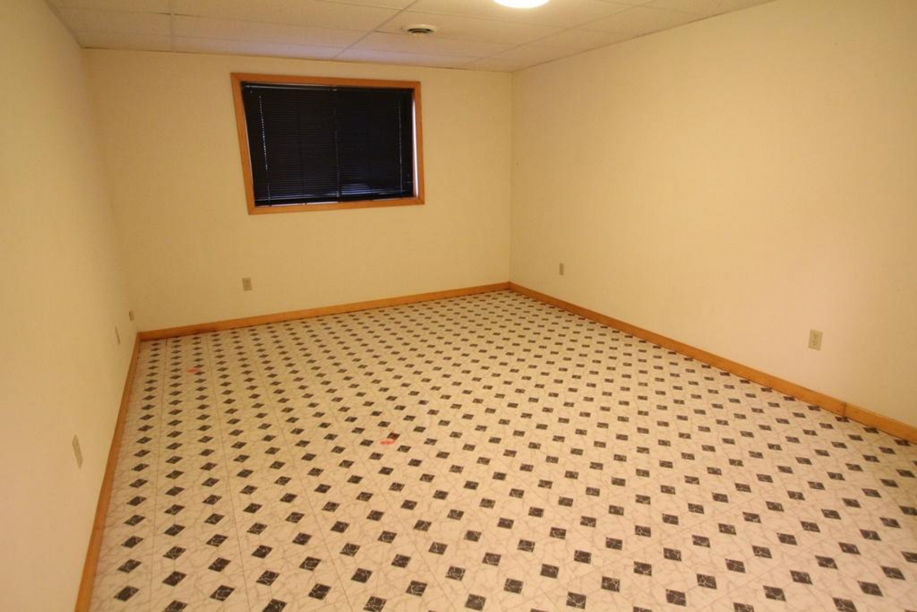 705 Farmer Avenue, Howard, SD 57349