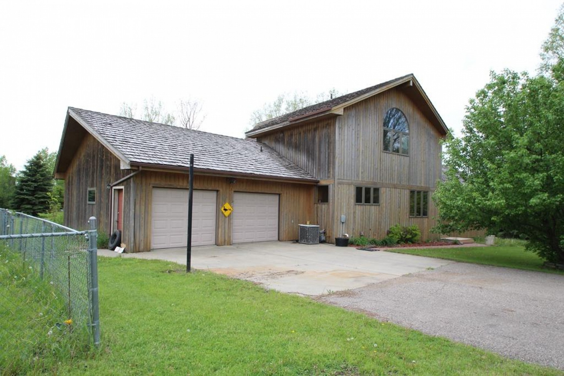 705 Farmer Avenue, Howard, SD 57349