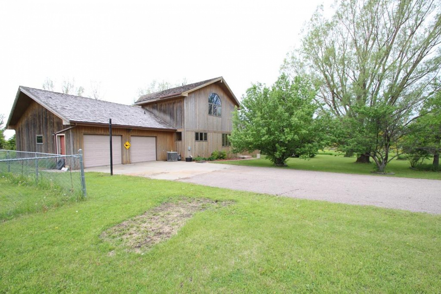 705 Farmer Avenue, Howard, SD 57349