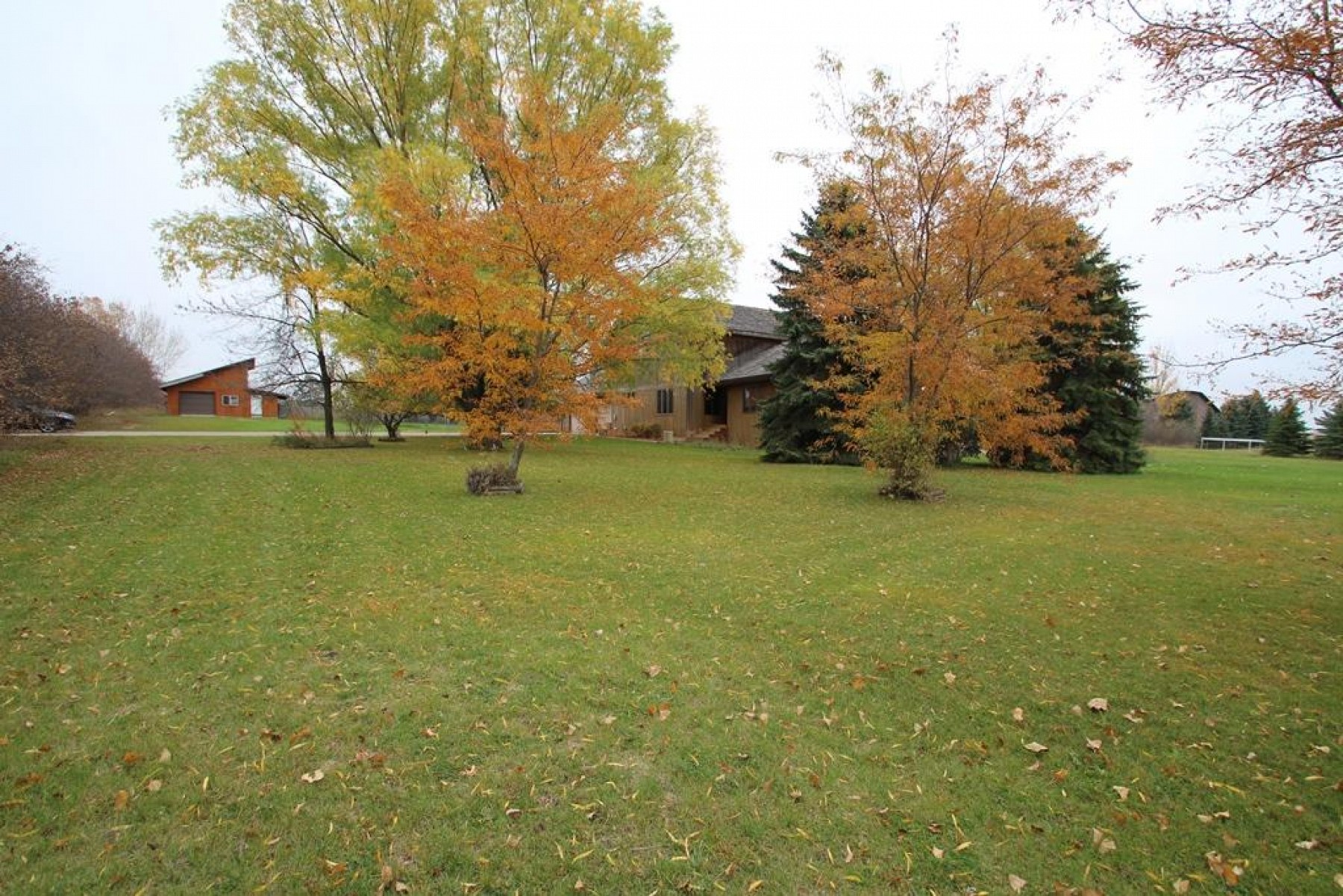 705 Farmer Avenue, Howard, SD 57349