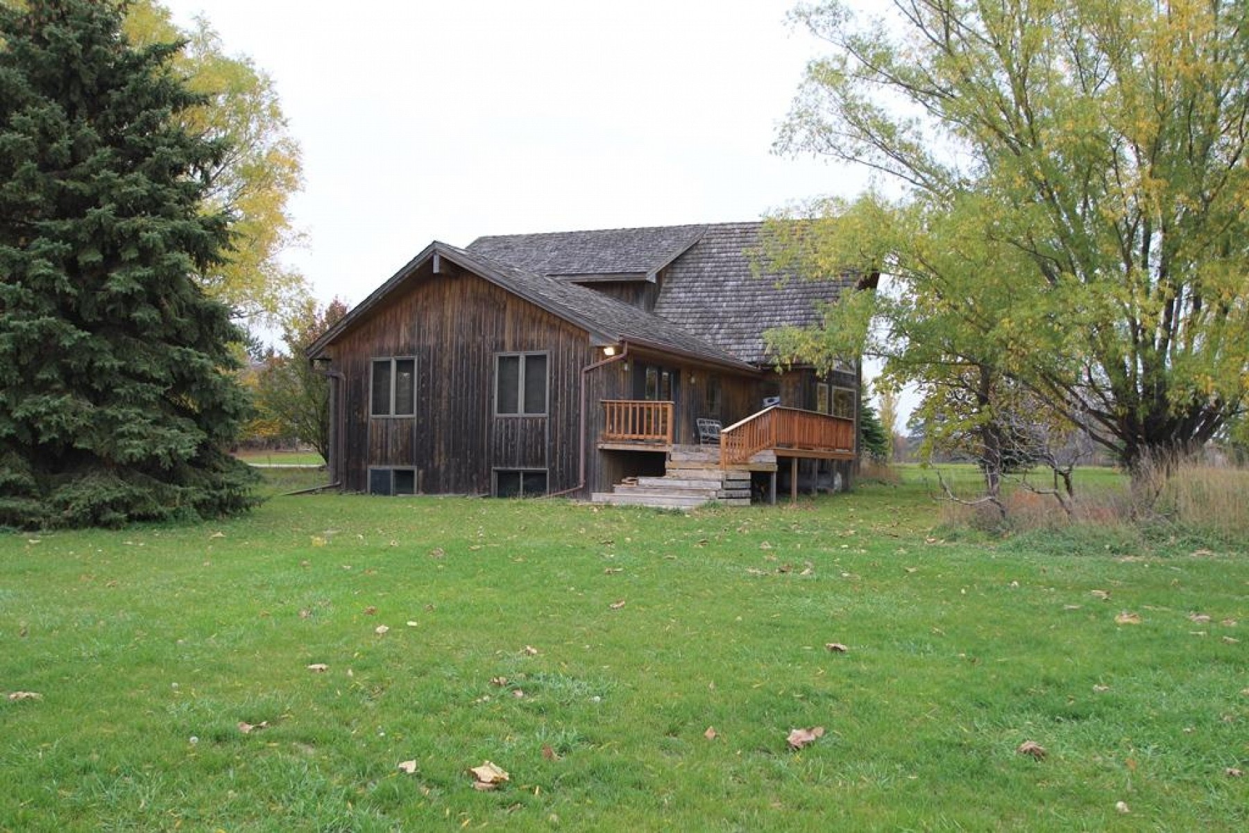 705 Farmer Avenue, Howard, SD 57349