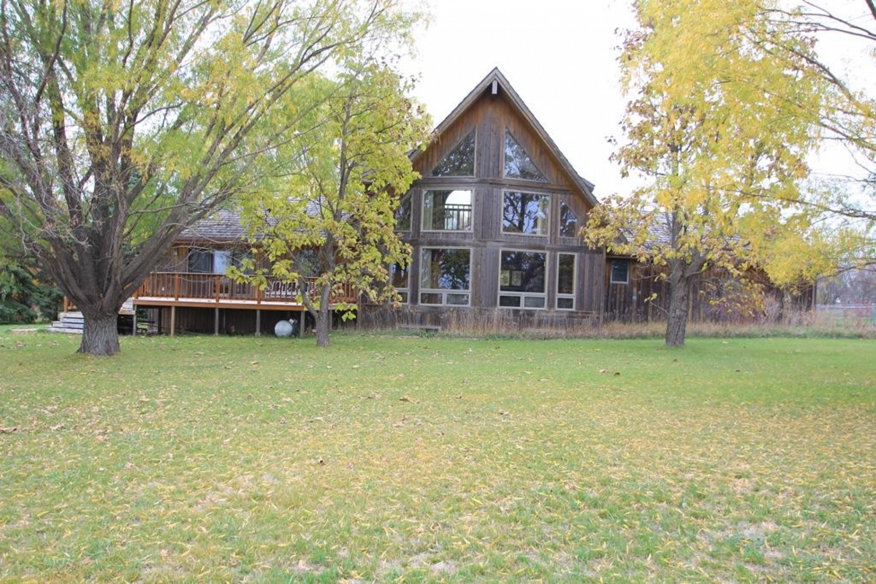 705 Farmer Avenue, Howard, SD 57349