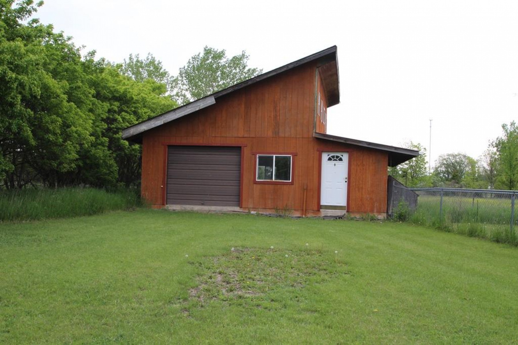 705 Farmer Avenue, Howard, SD 57349