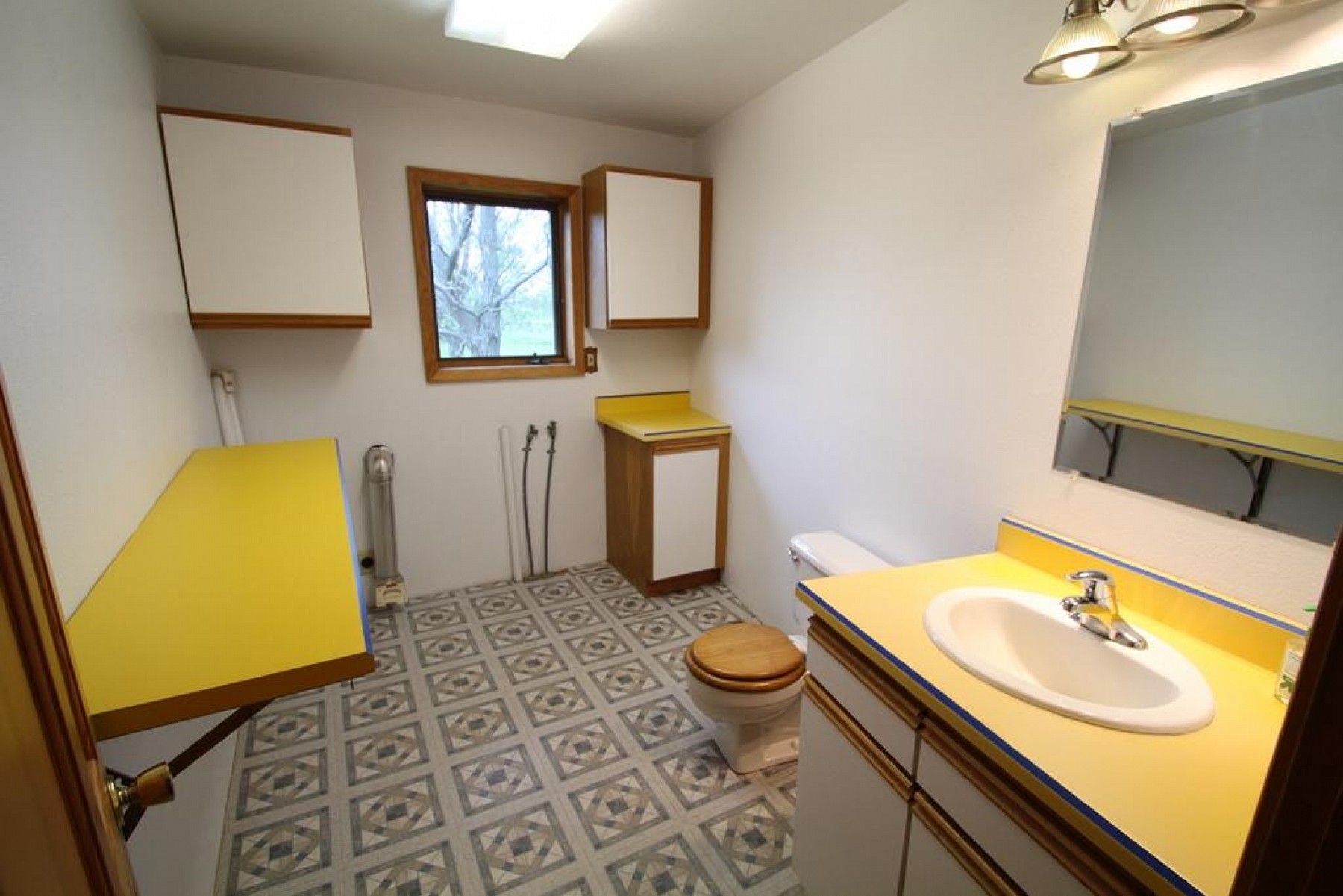 705 Farmer Avenue, Howard, SD 57349