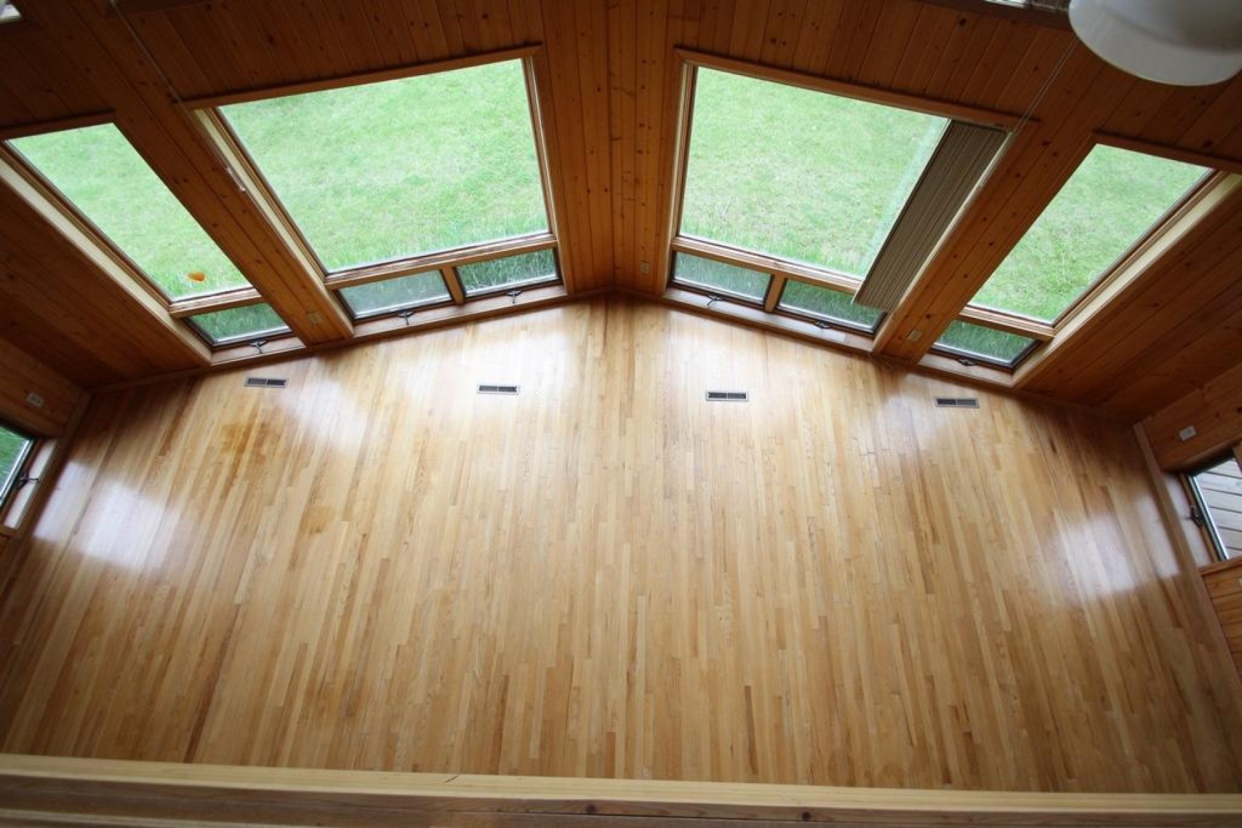 705 Farmer Avenue, Howard, SD 57349