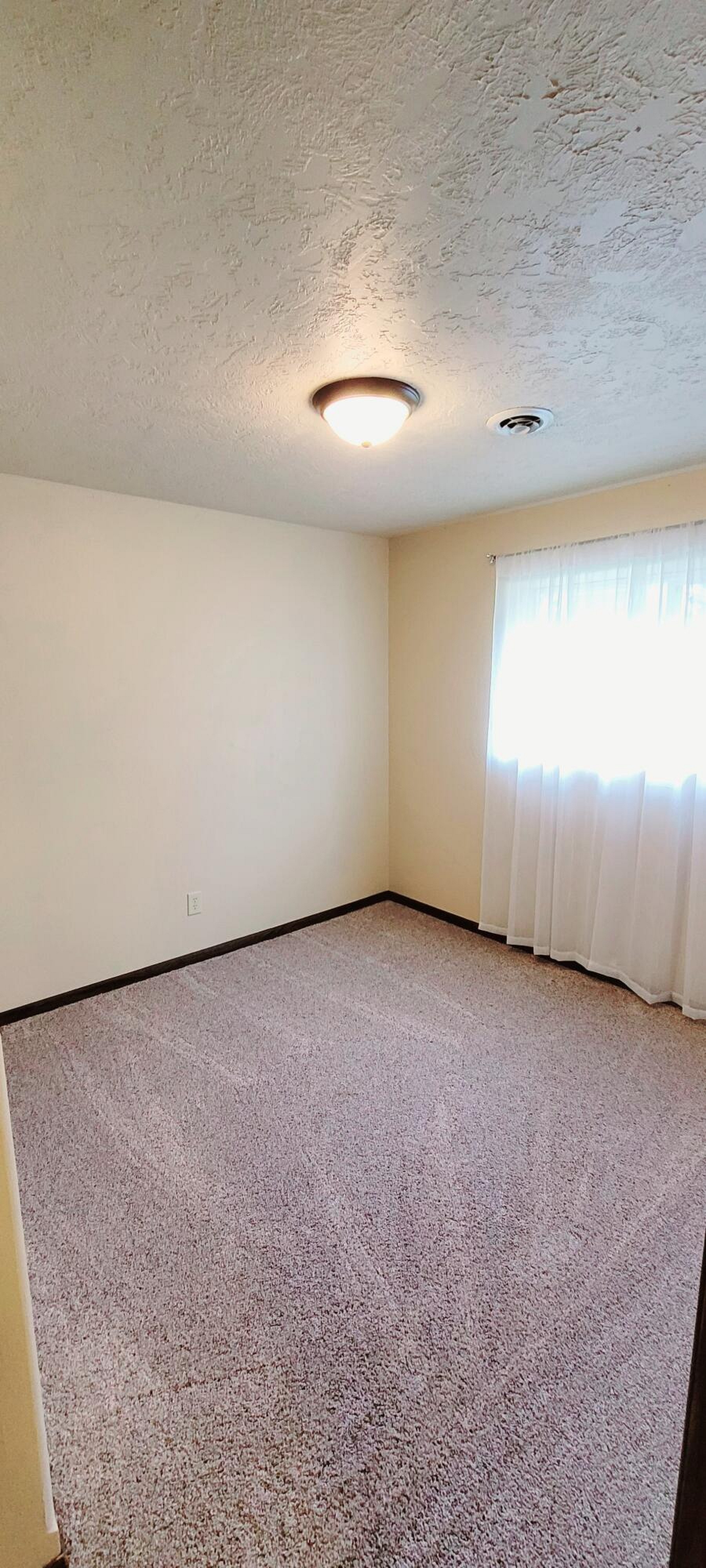 111 Twin Oaks Lane, Brookings, SD 57006