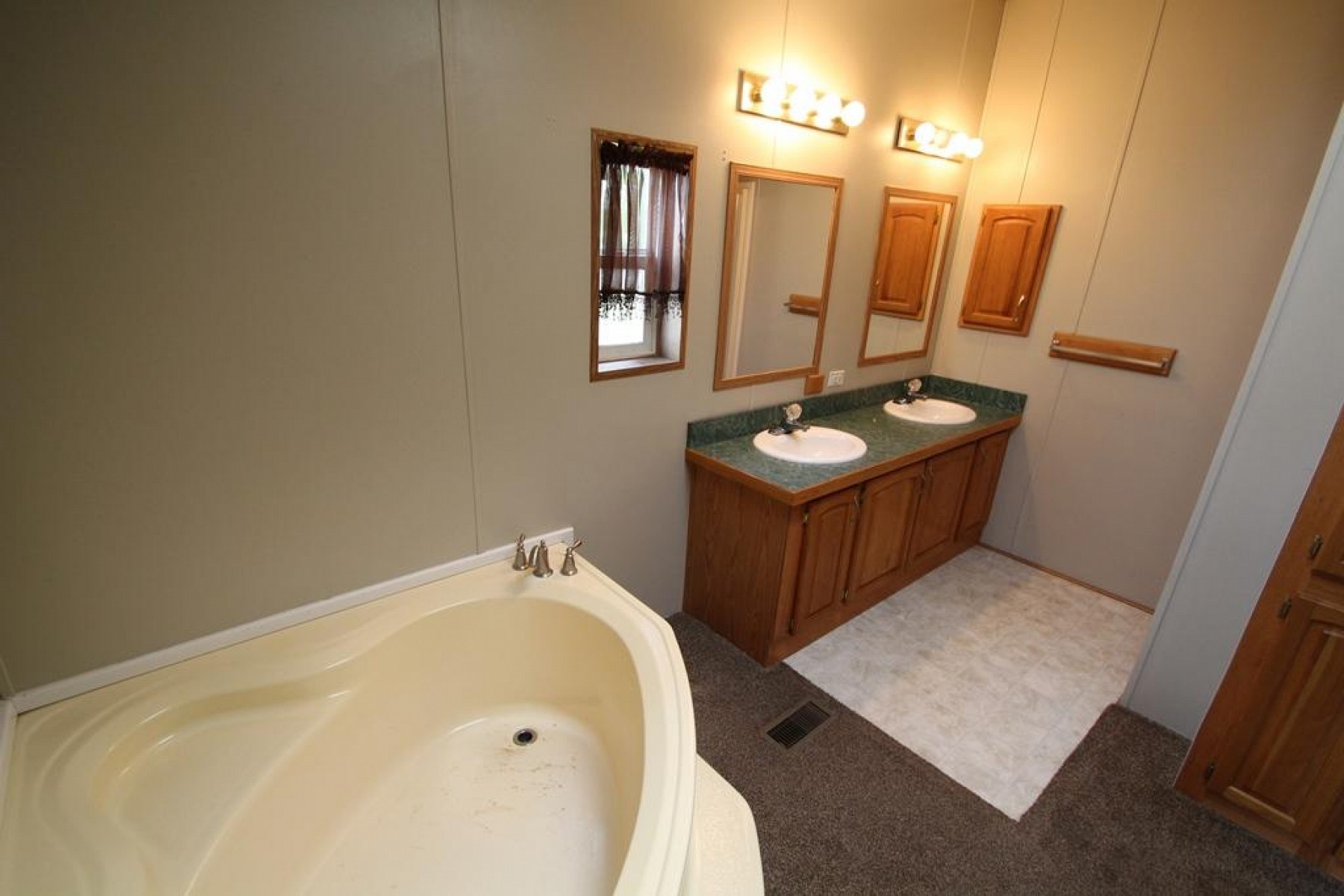 711 Morgans Run, Brookings, SD 57006