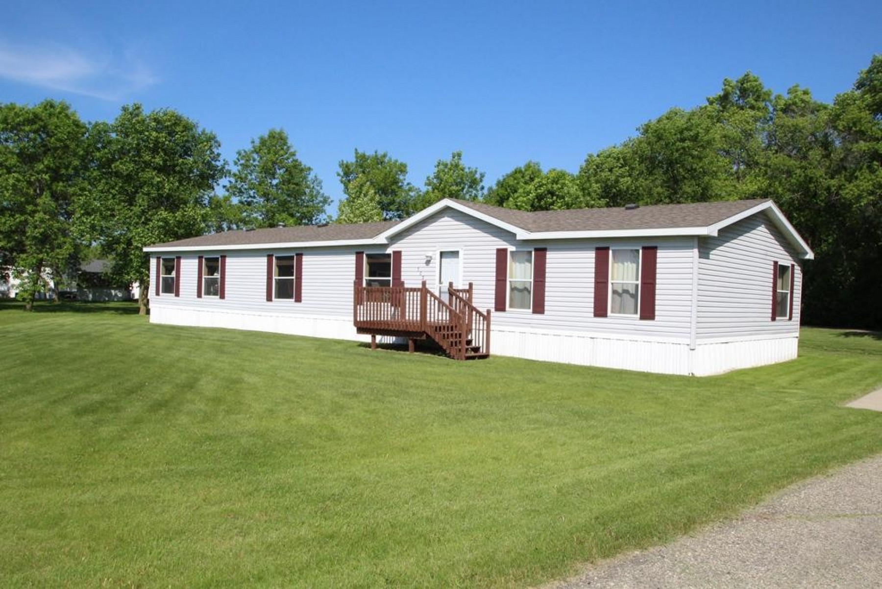 901 15th St. S., Brookings, SD 57006