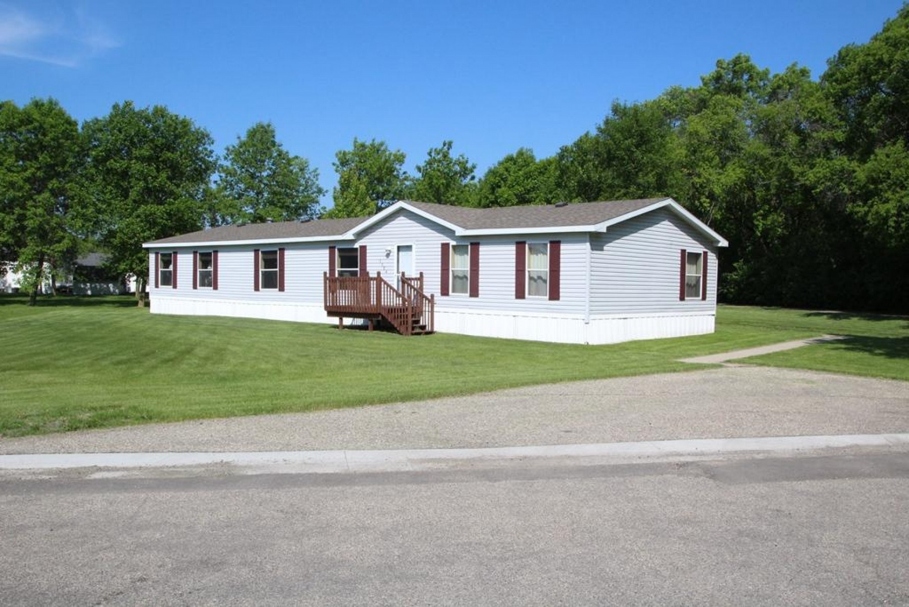 901 15th St. S., Brookings, SD 57006