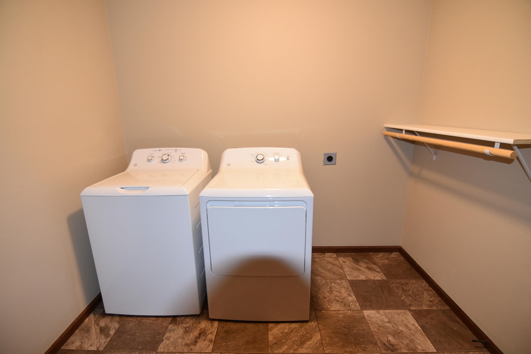 2505 Larkspur Ridge Drive, Brookings, SD 57006