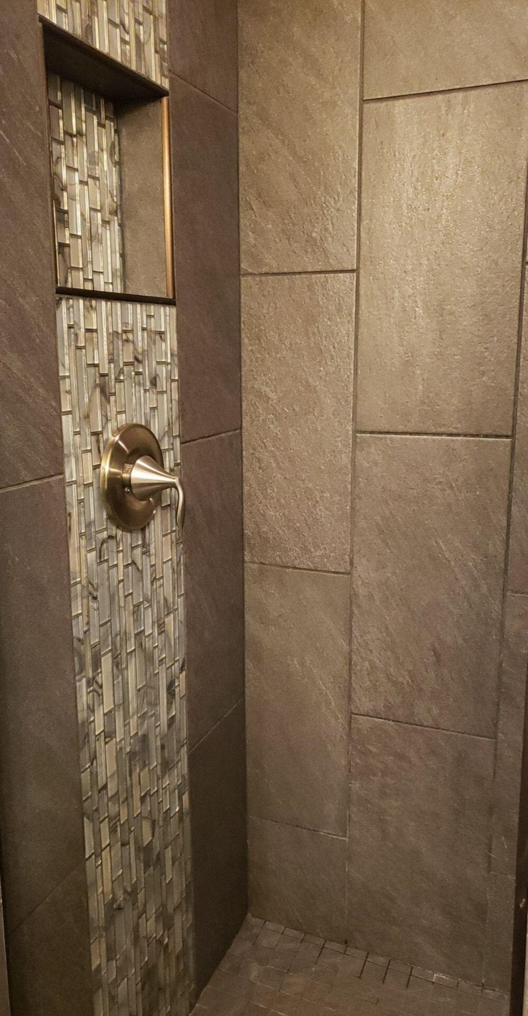 201 Blue Bell Drive, Brookings, SD 57006