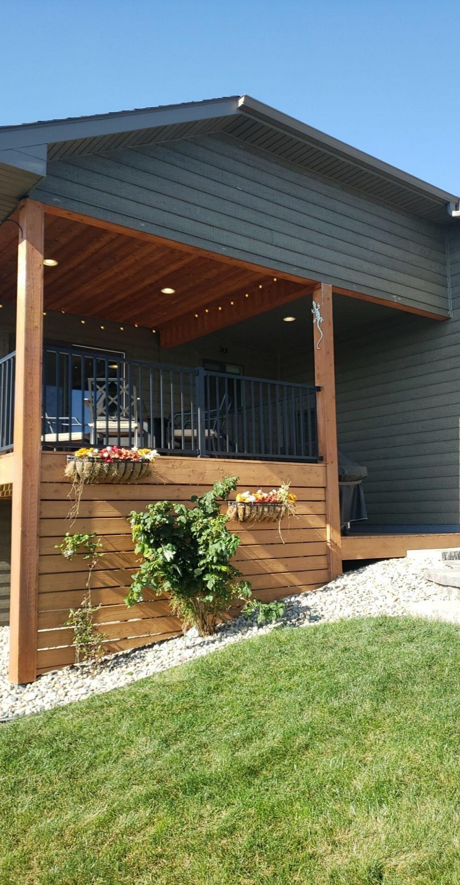 201 Blue Bell Drive, Brookings, SD 57006