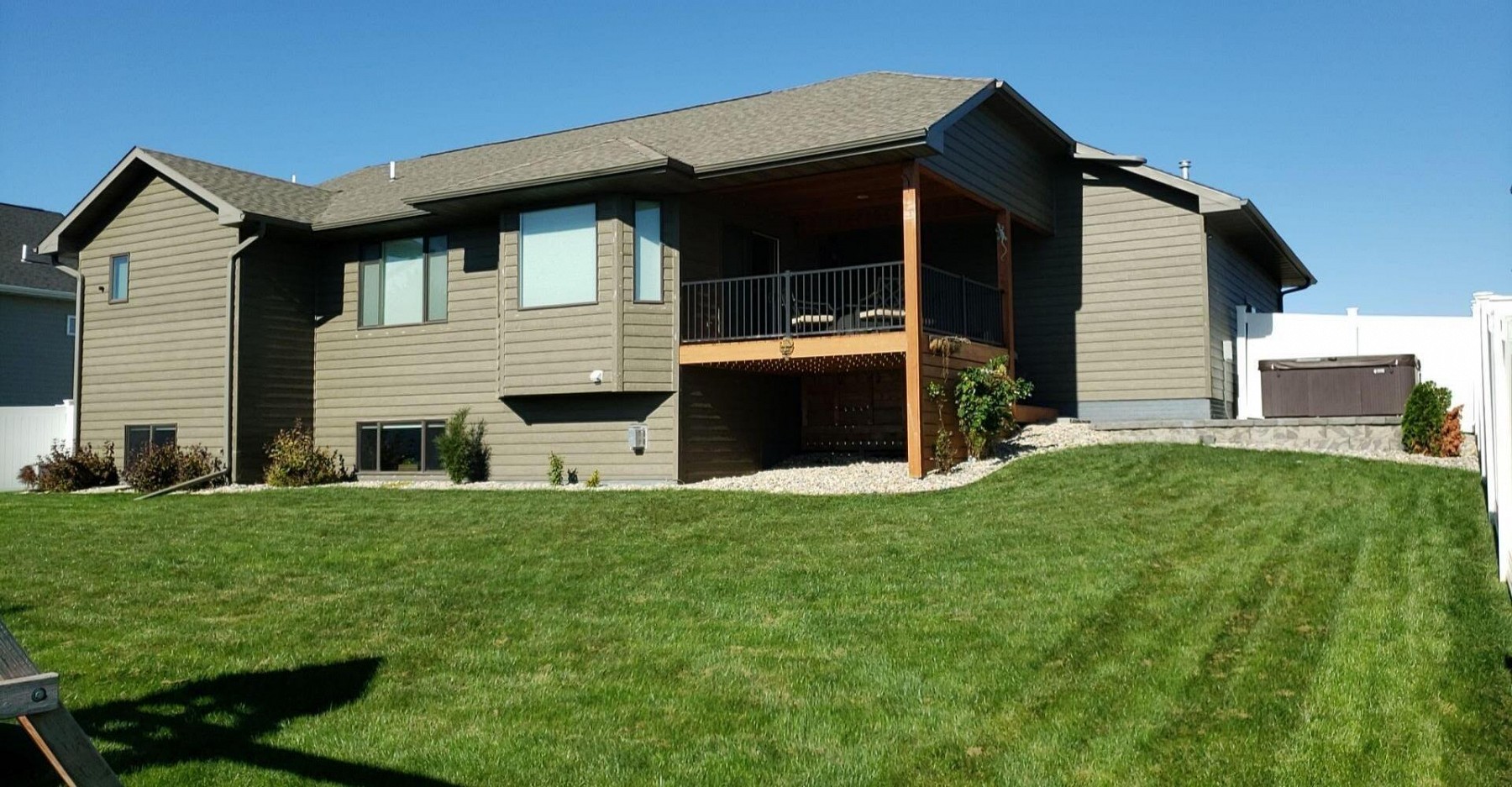 201 Blue Bell Drive, Brookings, SD 57006