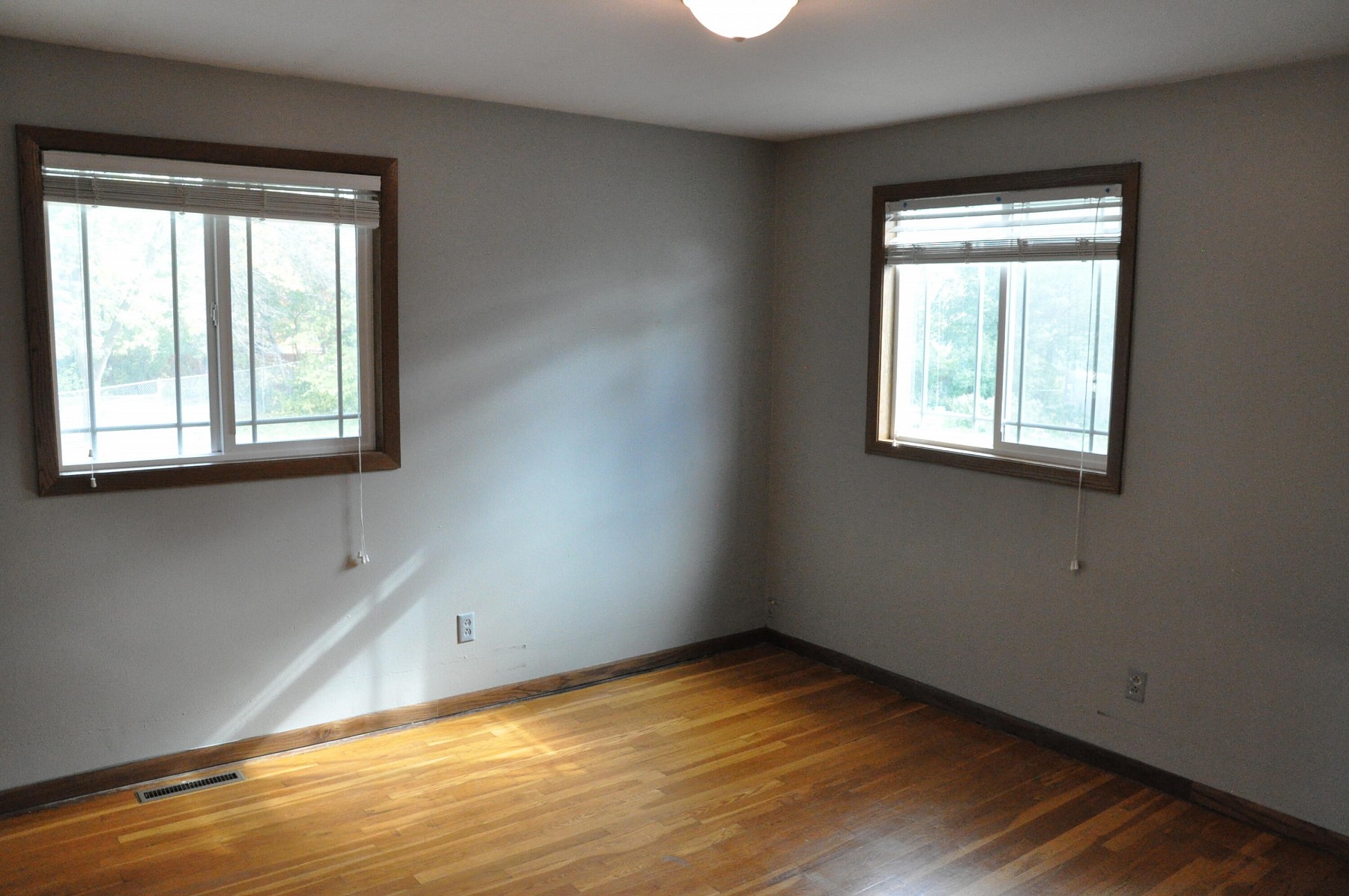 127 Jefferson Avenue S, Brookings, SD 57006