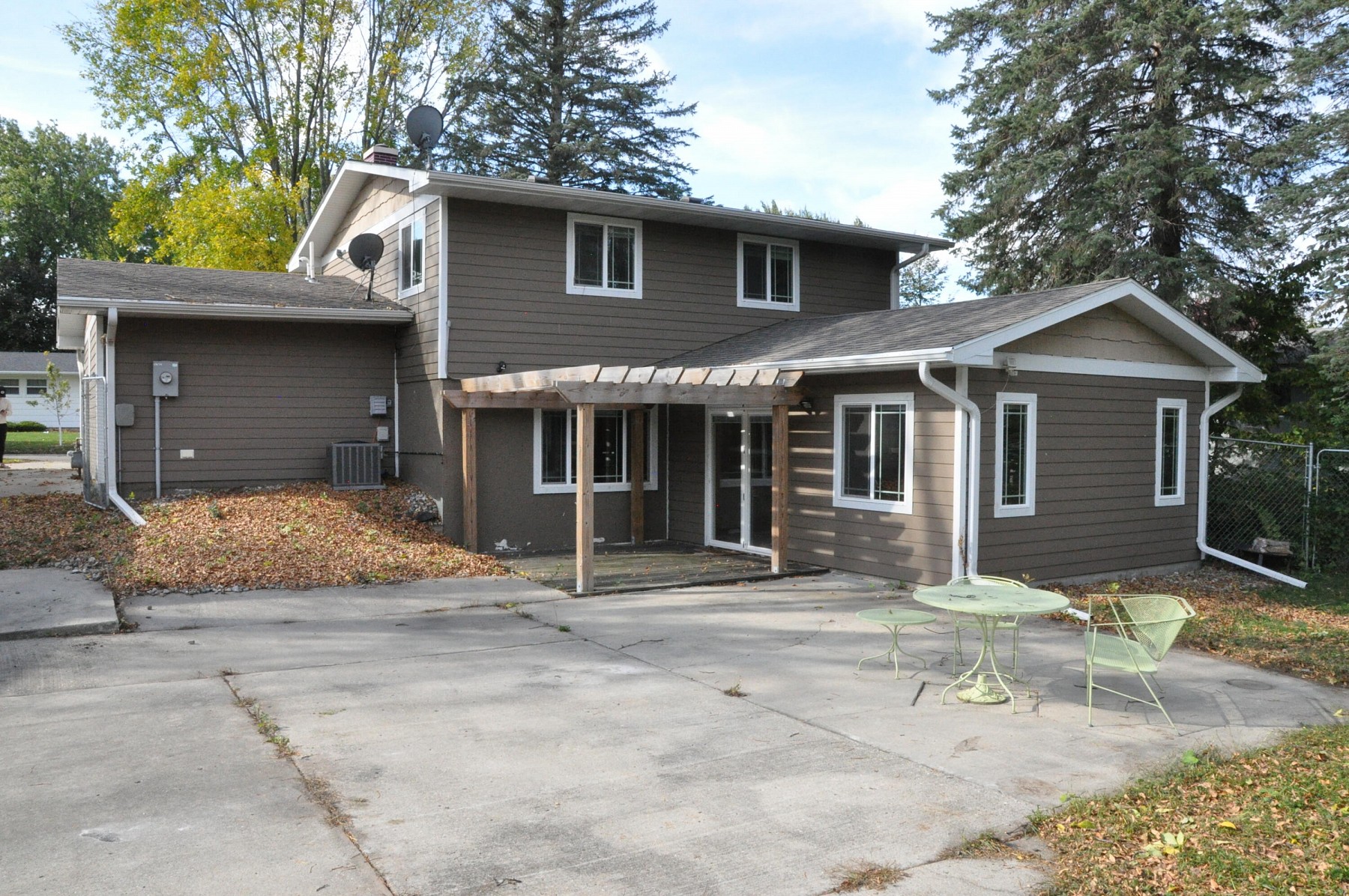 127 Jefferson Avenue S, Brookings, SD 57006