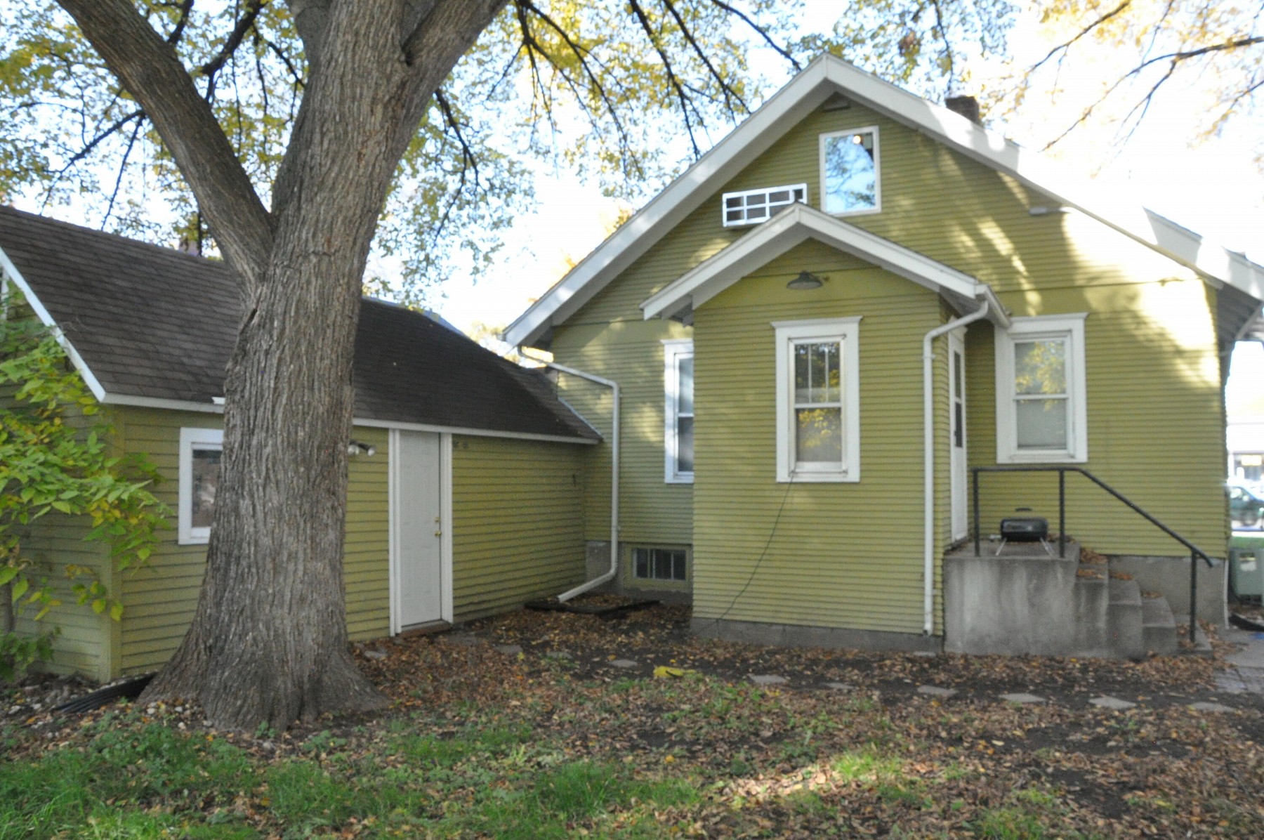 206 6th Street, Brookings, SD 57006