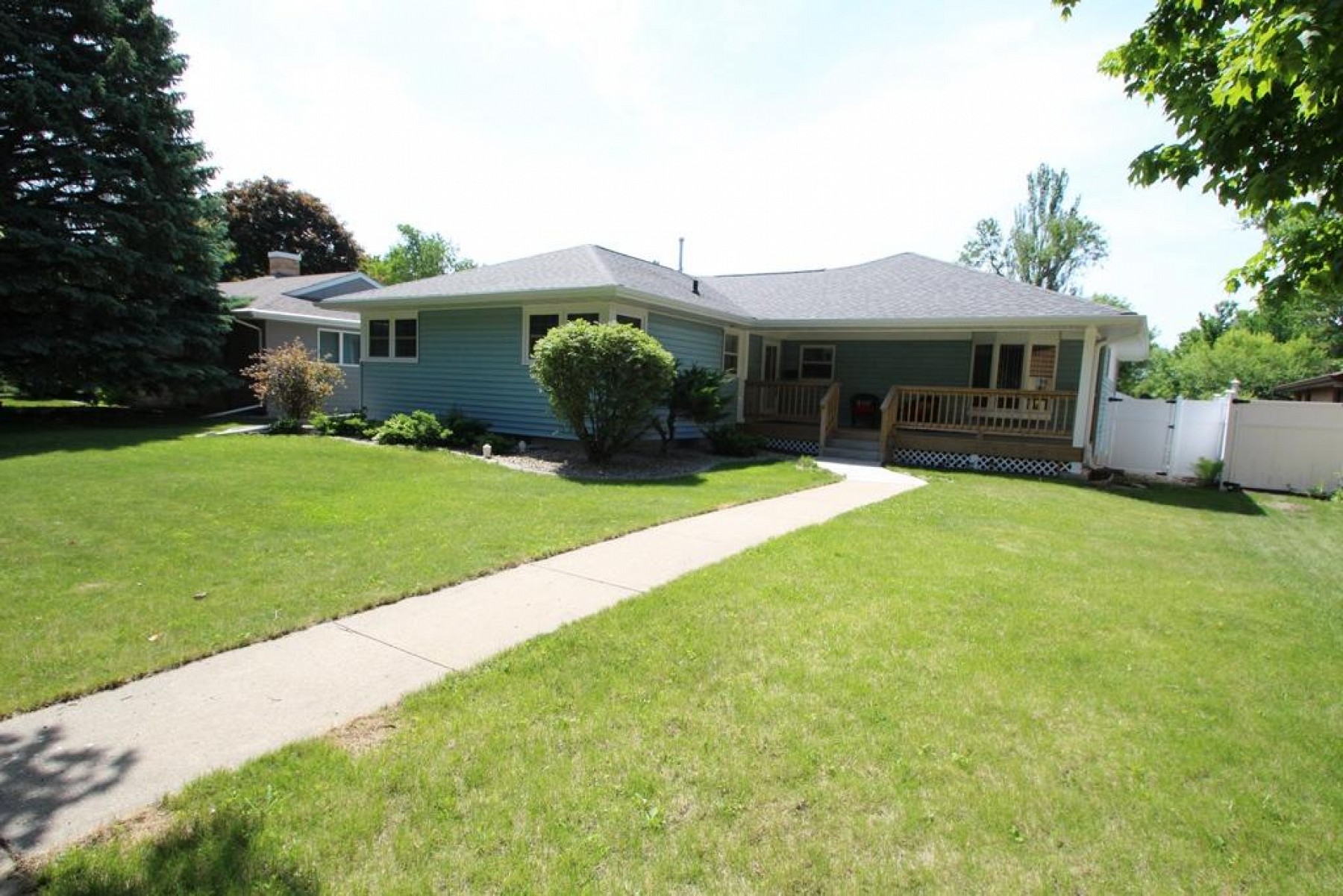 1438 2nd Street, Brookings, SD 57006