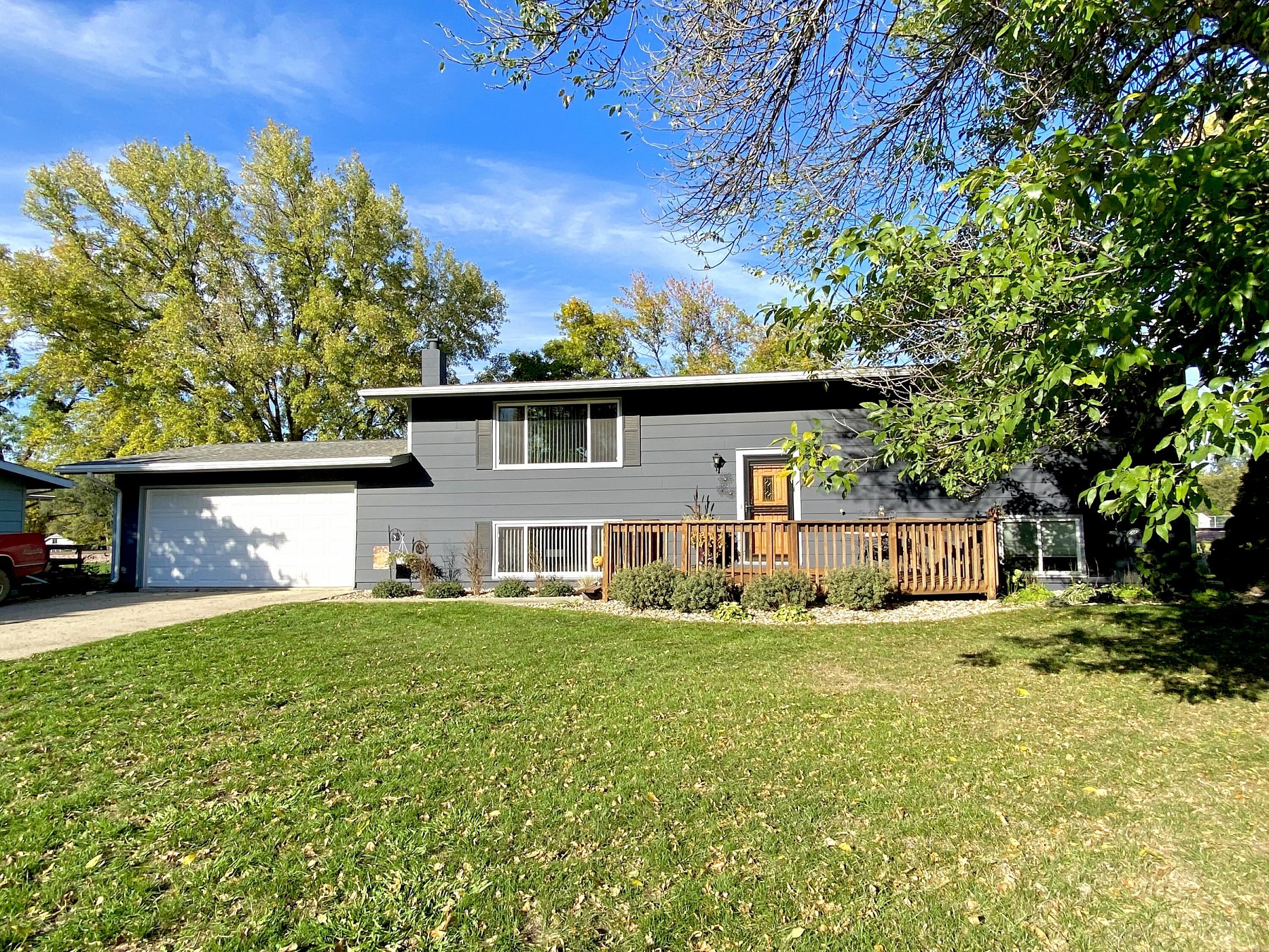 1019 Orchard Drive, Brookings, SD 57006