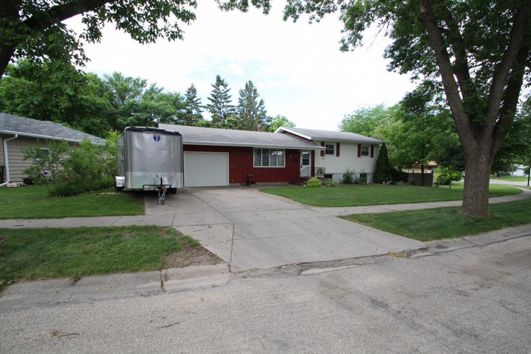 427 Dakota Avenue, Brookings, SD 57006