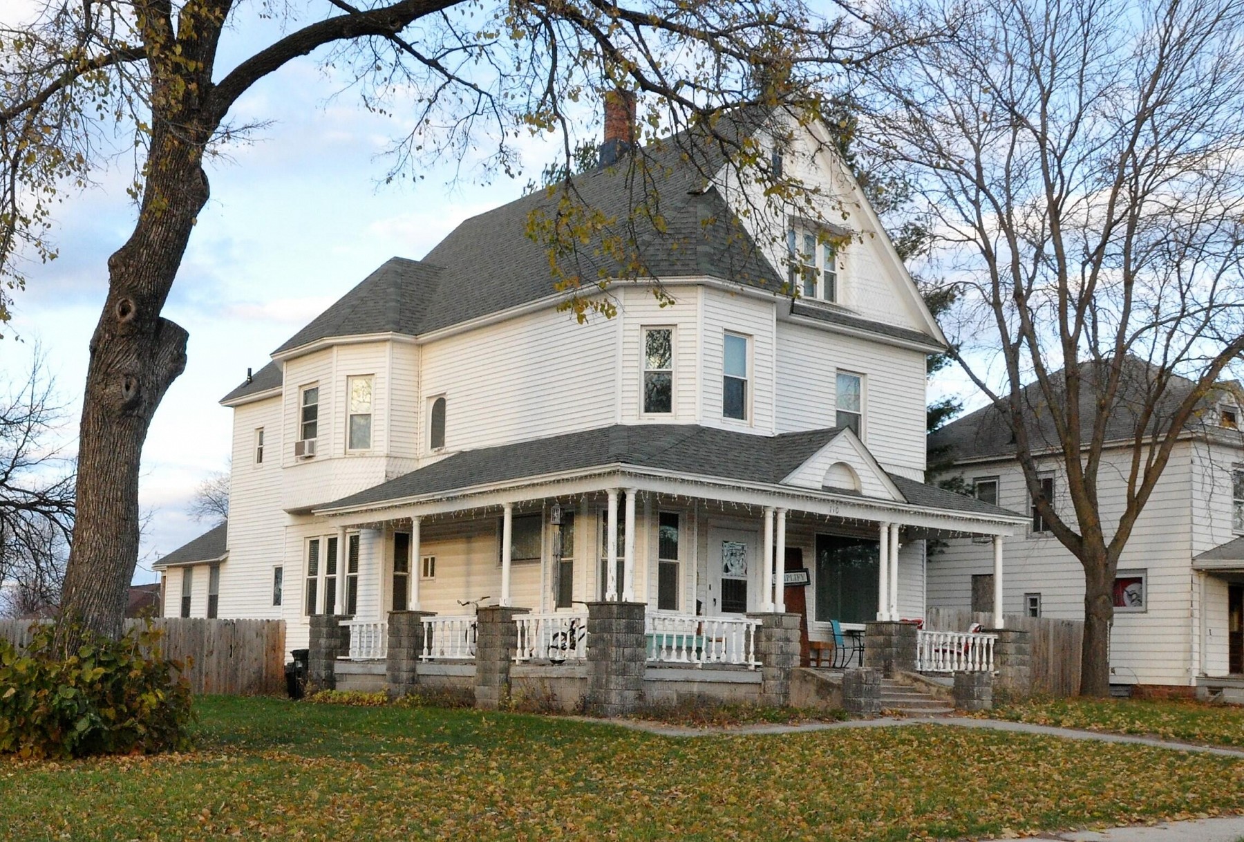 110 E 1st Avenue, Flandreau, SD 57028