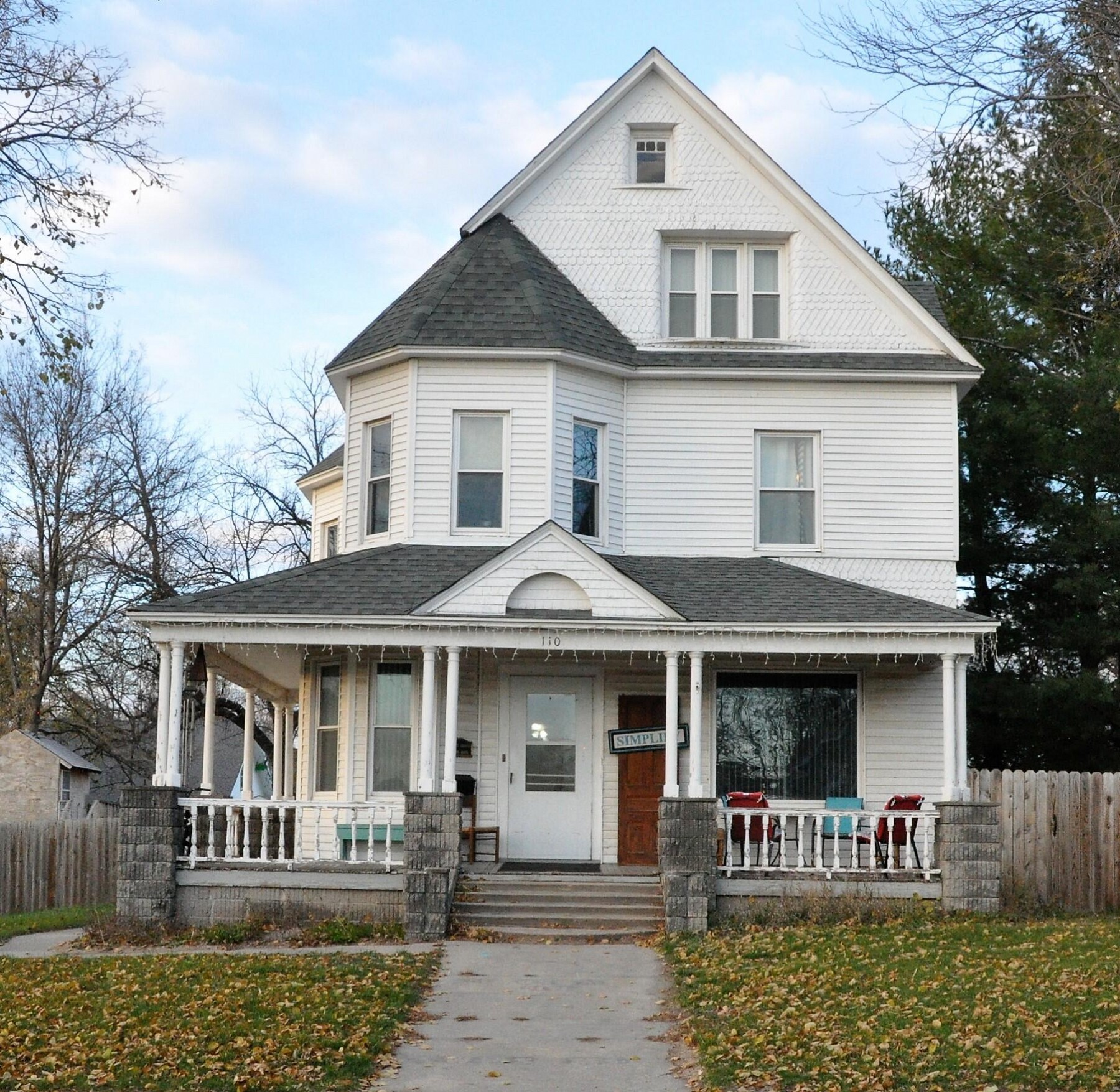 110 E 1st Avenue, Flandreau, SD 57028