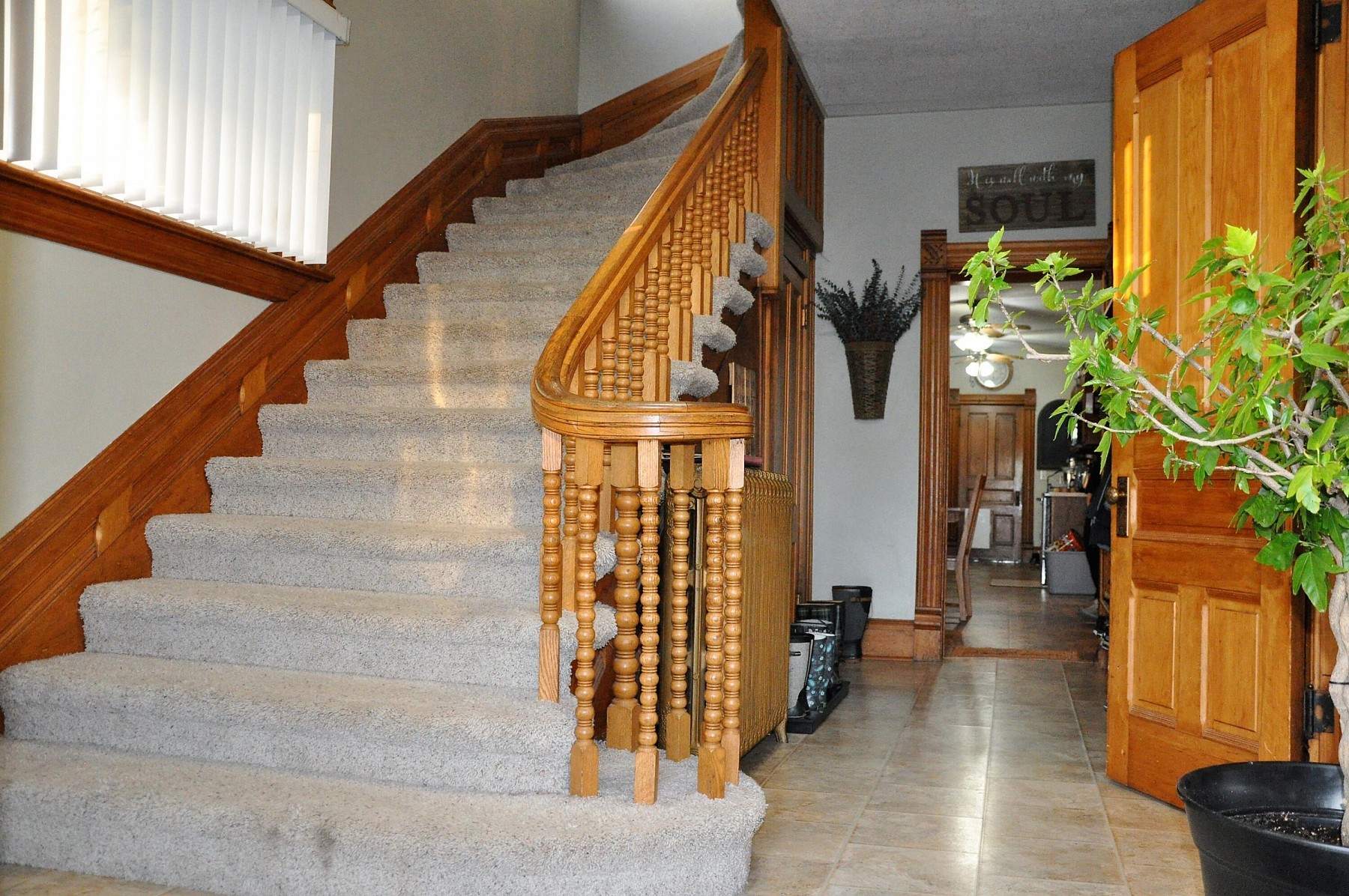 110 E 1st Avenue, Flandreau, SD 57028