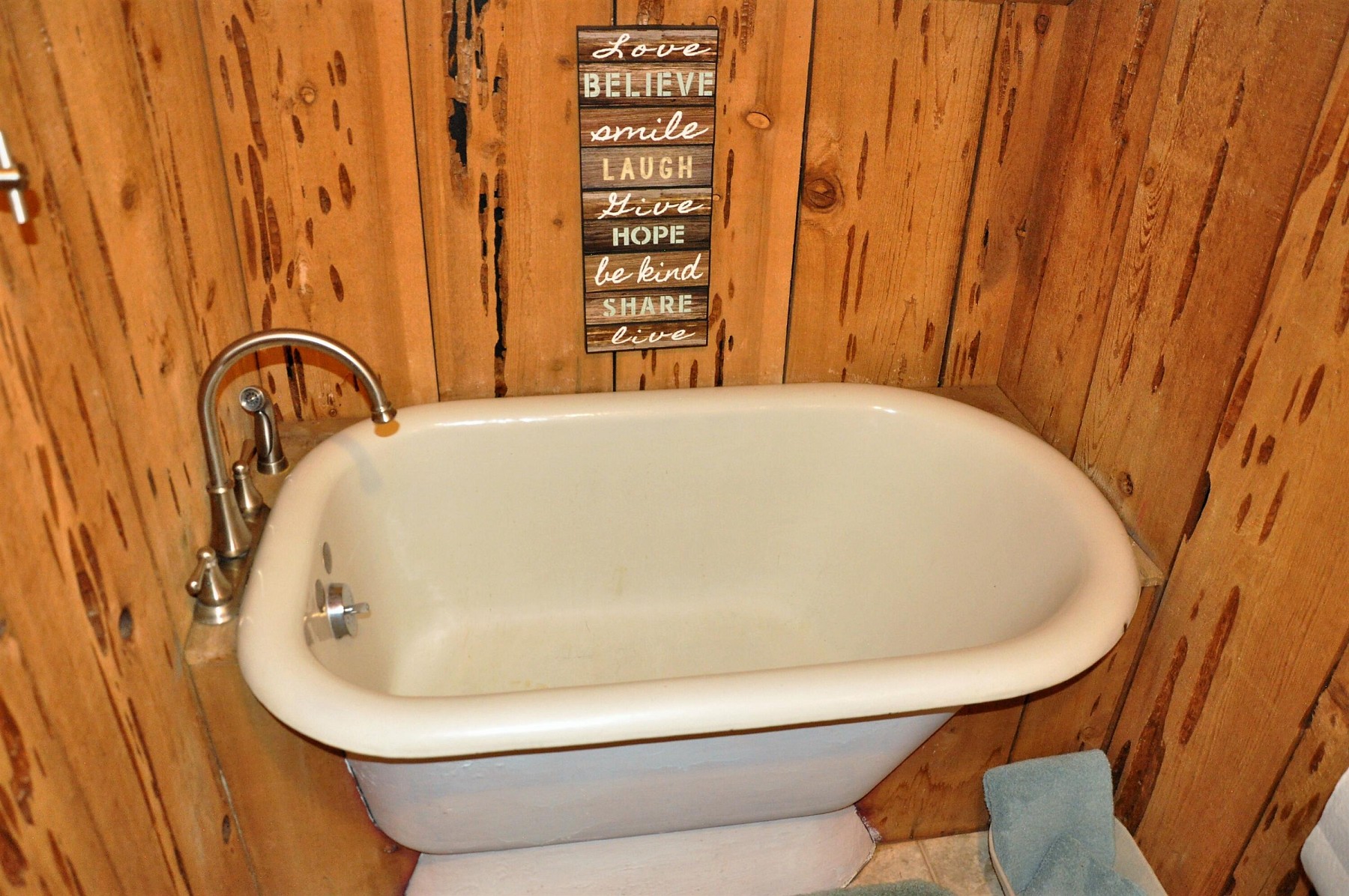 110 E 1st Avenue, Flandreau, SD 57028