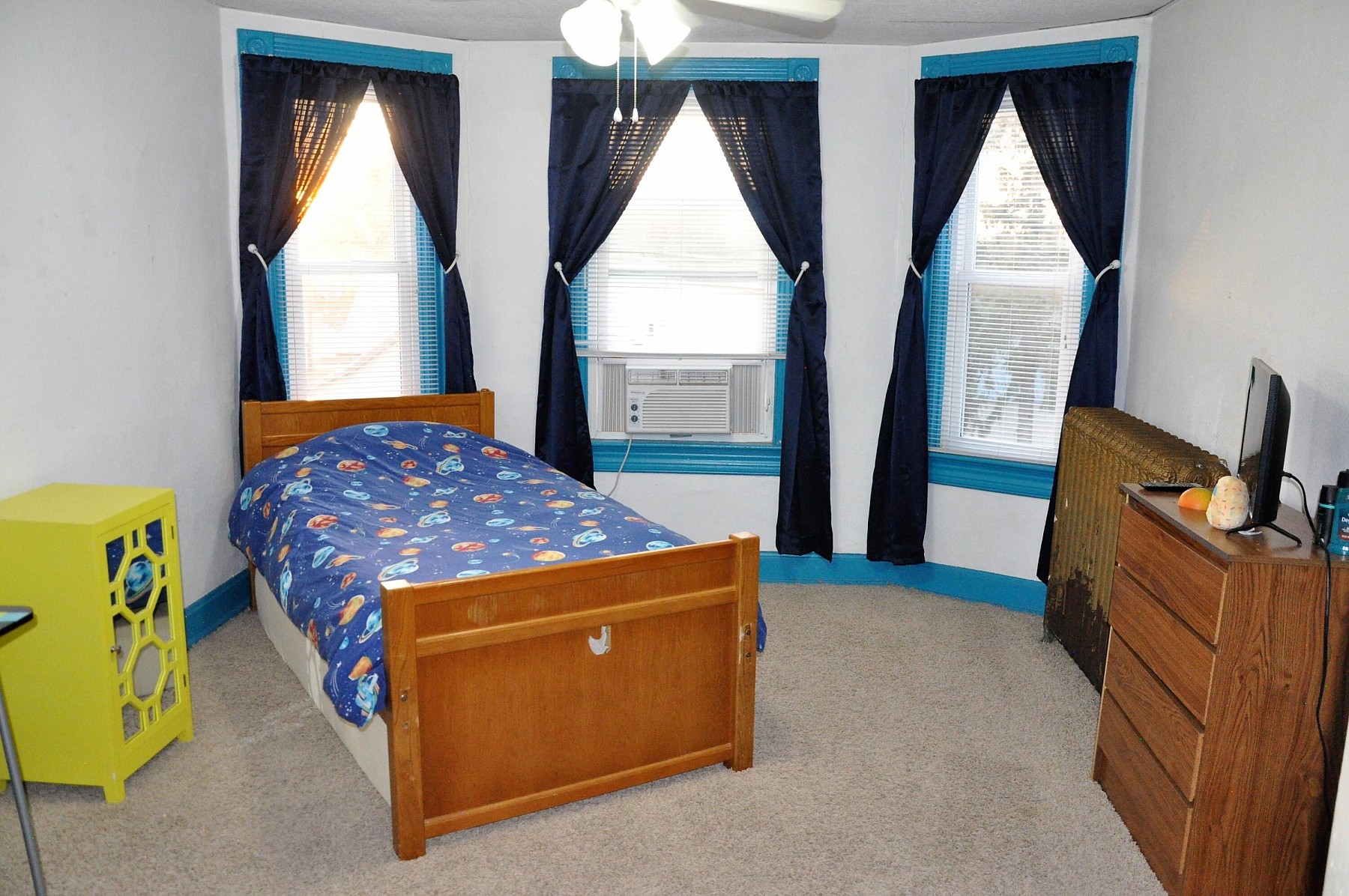 110 E 1st Avenue, Flandreau, SD 57028