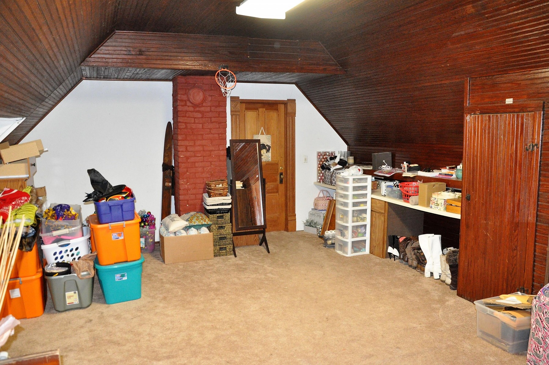 110 E 1st Avenue, Flandreau, SD 57028