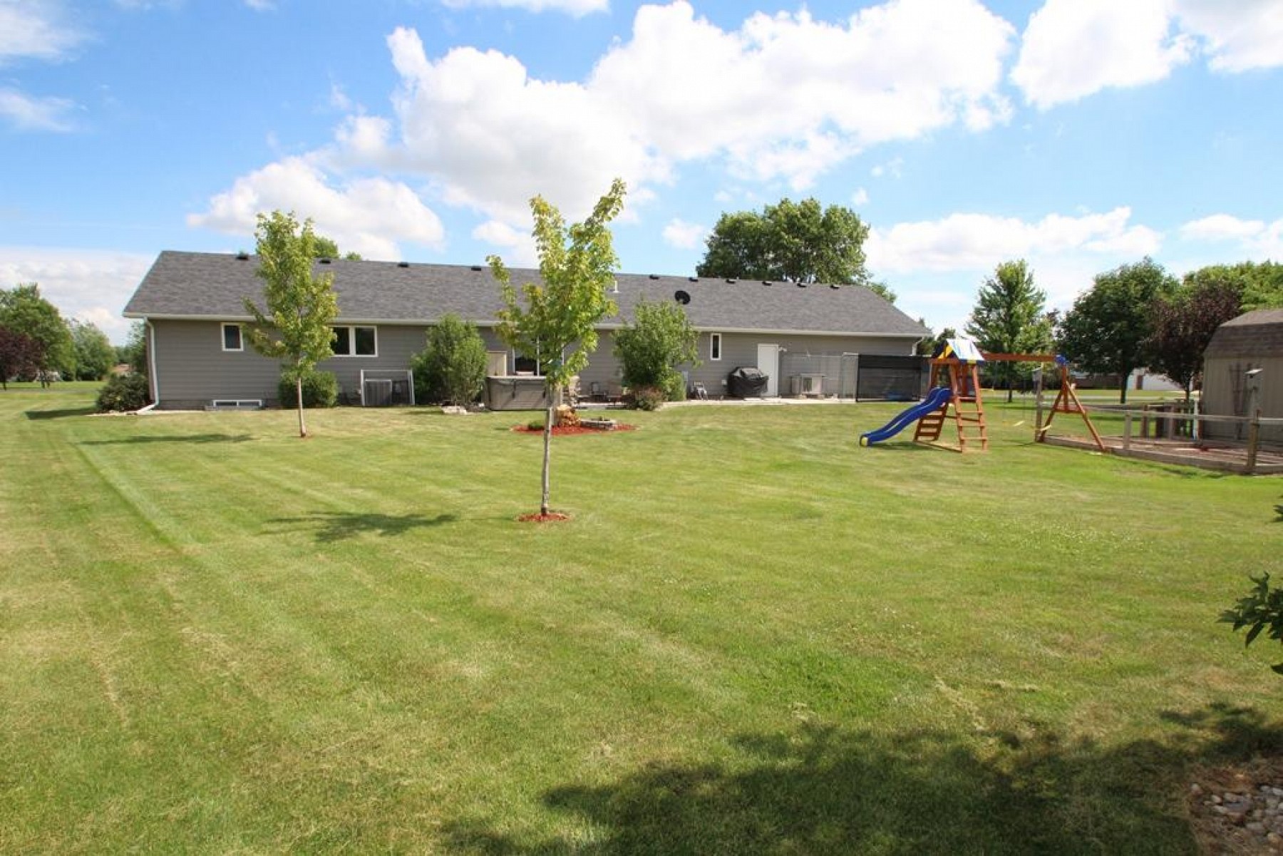 250 Heather Lane W, Brookings, SD 57006