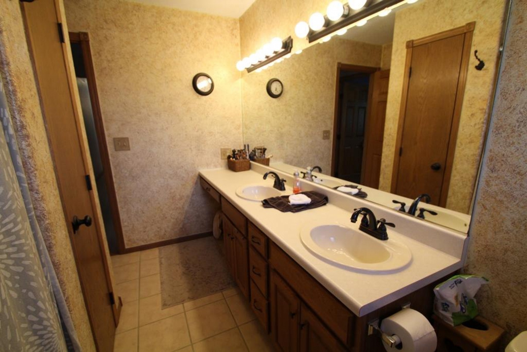 250 Heather Lane W, Brookings, SD 57006