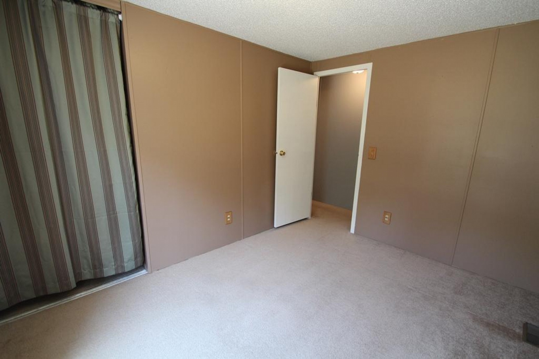 520 E, Brookings, SD 57006