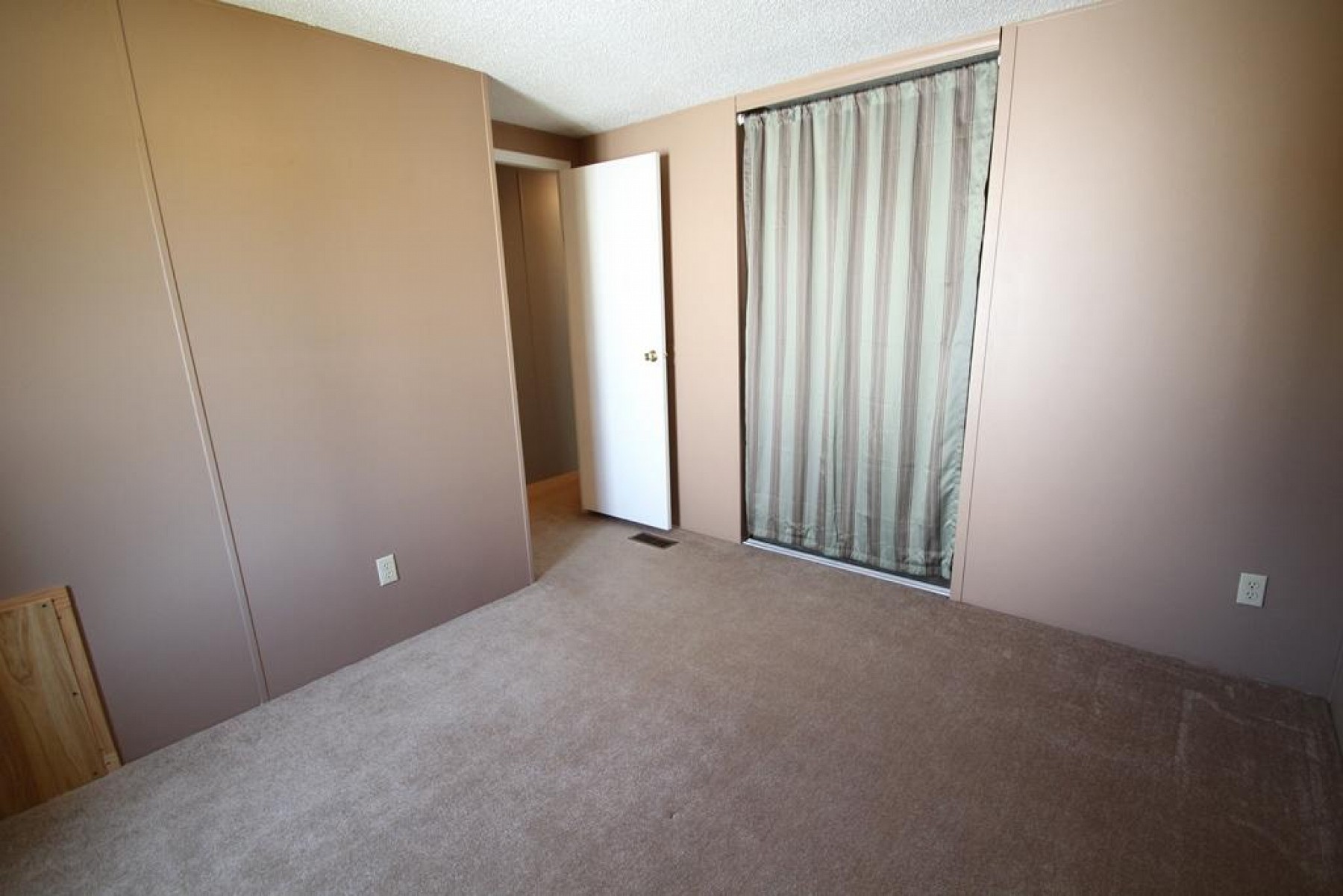 520 E, Brookings, SD 57006