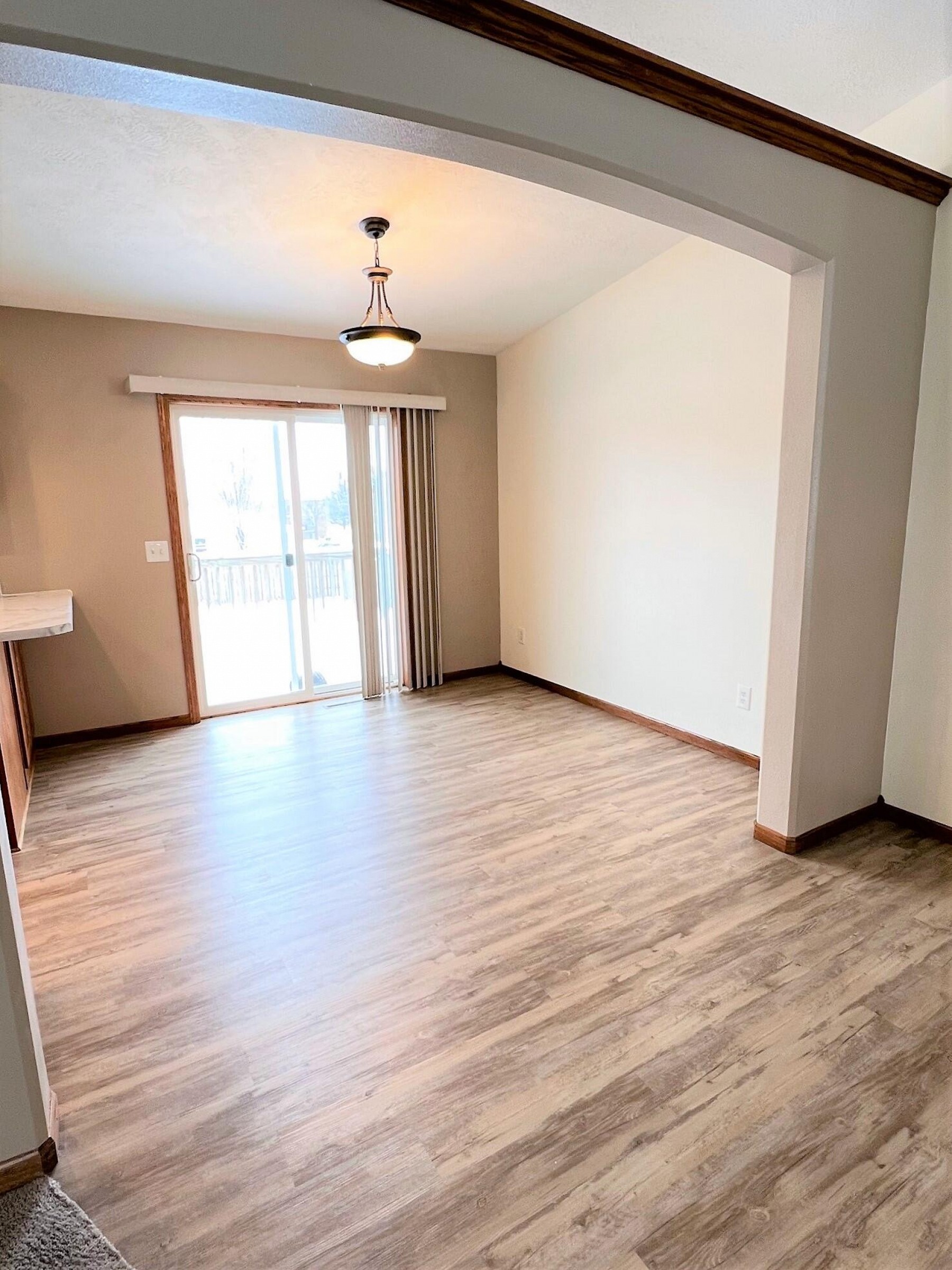 905 Broken Bow Trail, Brookings, SD 57006