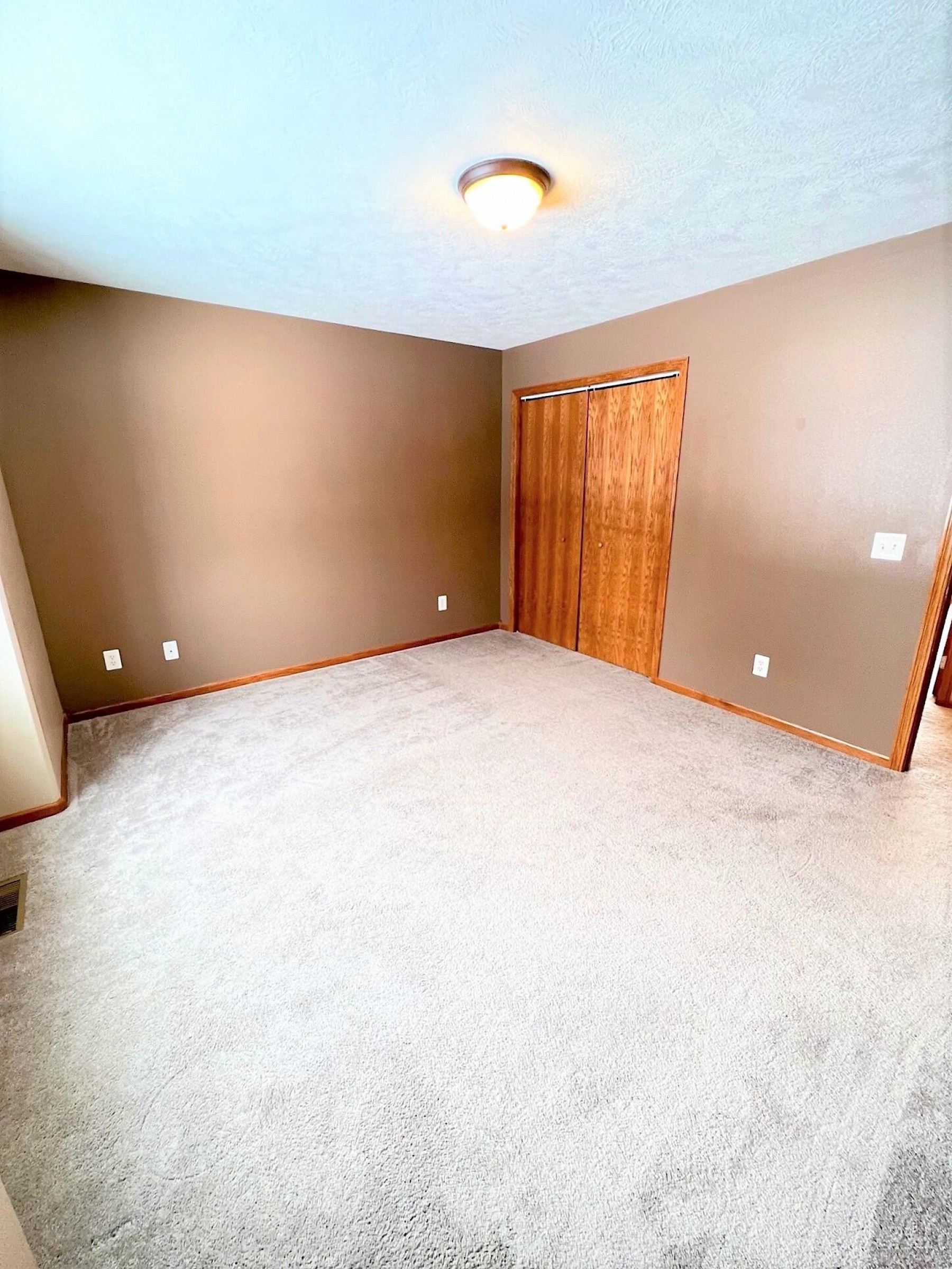 905 Broken Bow Trail, Brookings, SD 57006