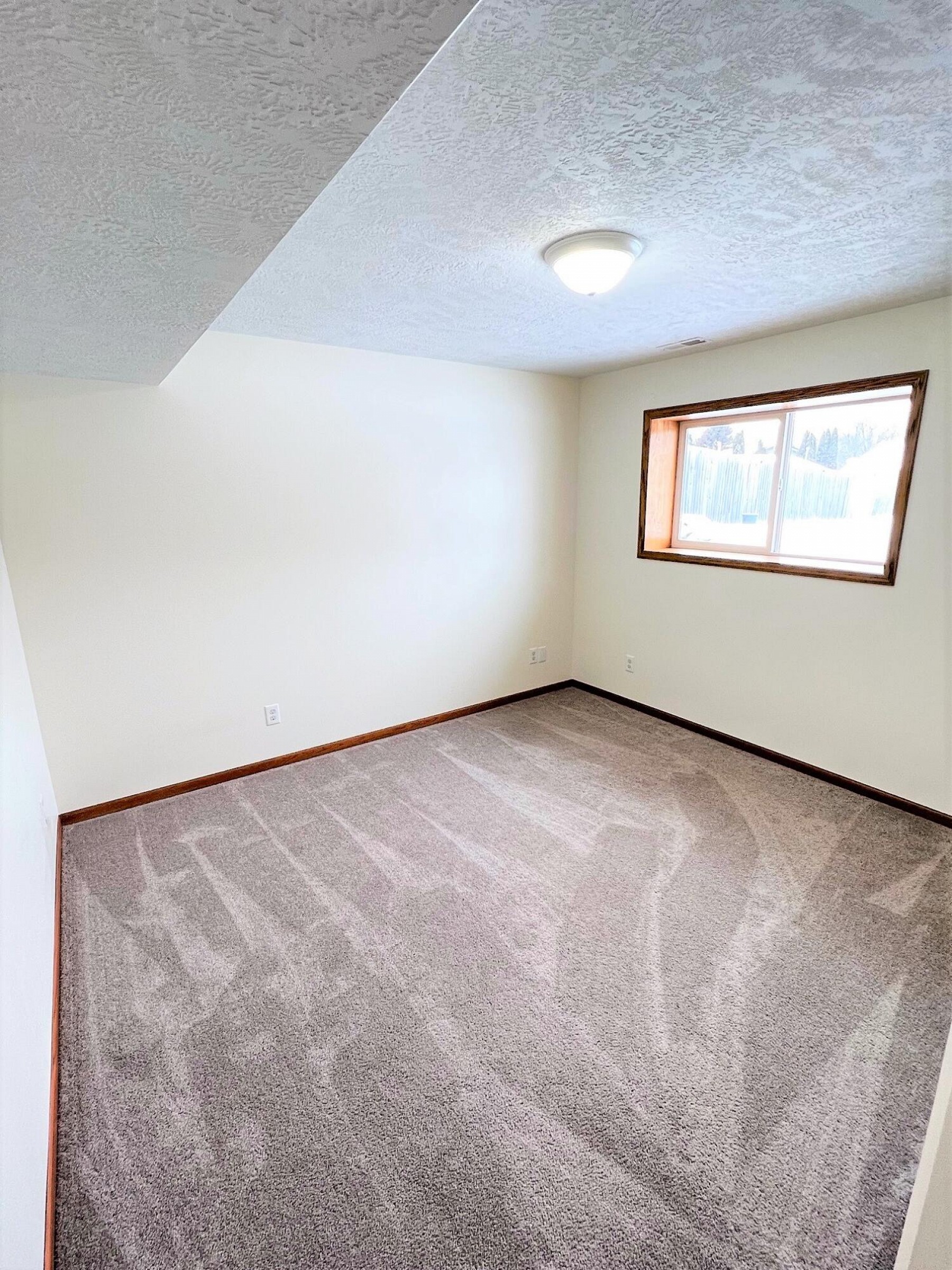 905 Broken Bow Trail, Brookings, SD 57006