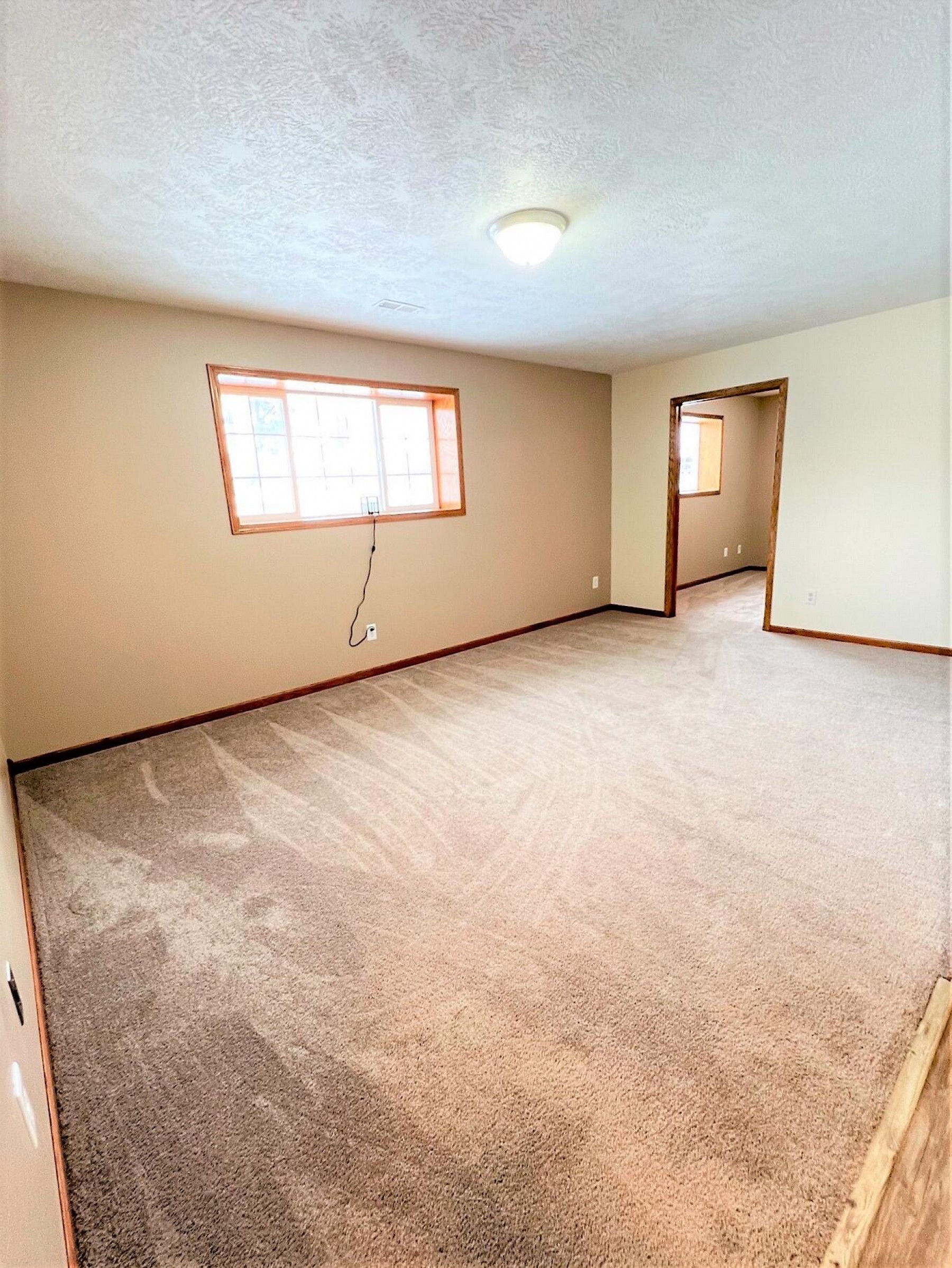 905 Broken Bow Trail, Brookings, SD 57006