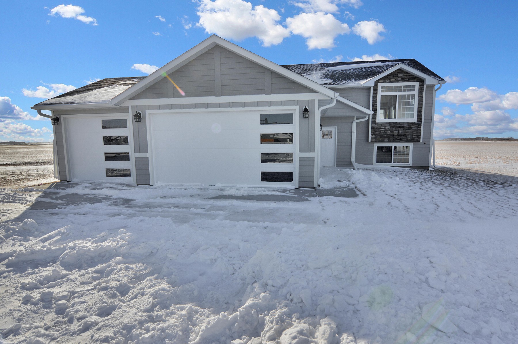 317 Lindsay Drive, Aurora, SD 57002